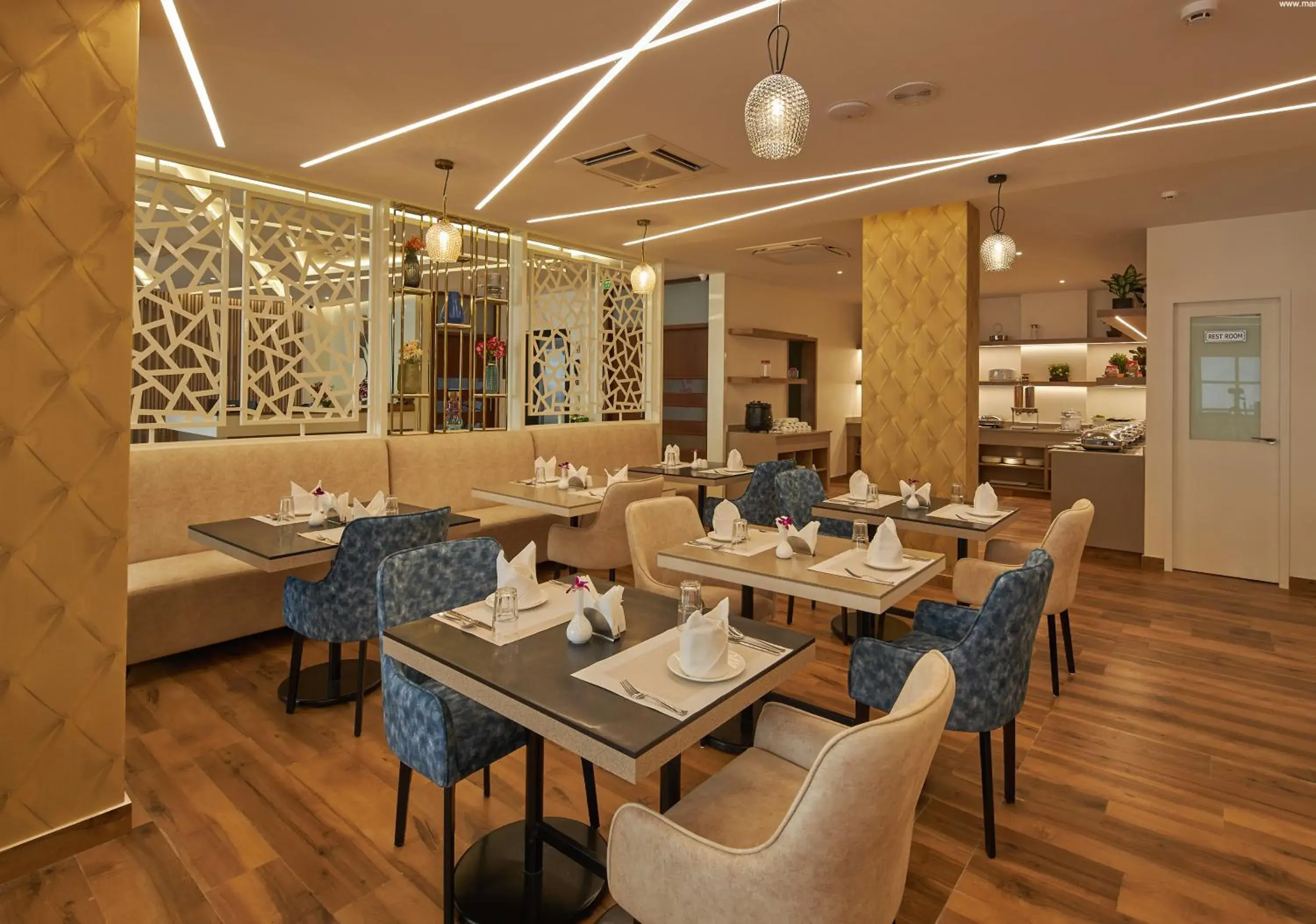 Restaurant/places to eat in Regenta Inn Grand-ORR, Mahadevapura Restaurant/places to eat in Regenta Inn Grand-ORR, Mahadevapura