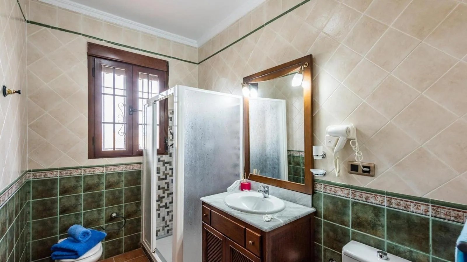 Bathroom in La Villa del Lago Iznájar by Ruralidays