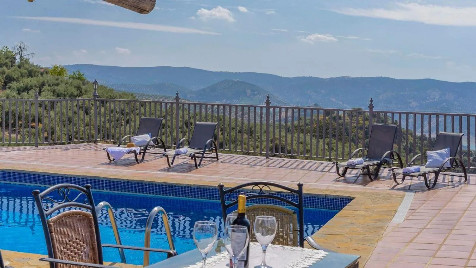 Swimming pool in La Villa del Lago Iznájar by Ruralidays