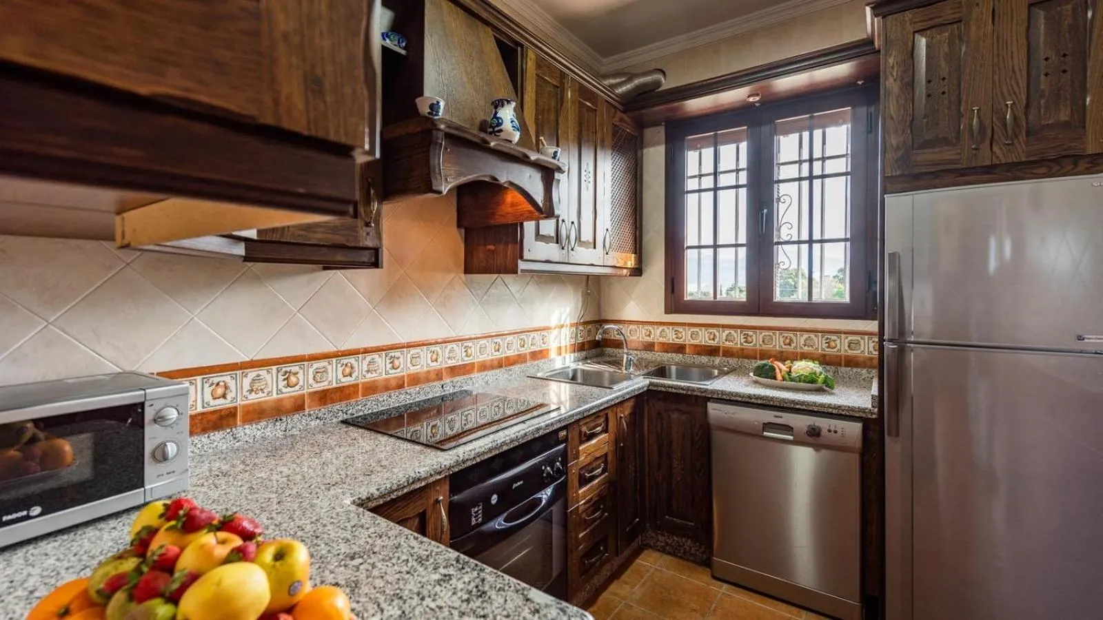 Kitchen or kitchenette in La Villa del Lago Iznájar by Ruralidays