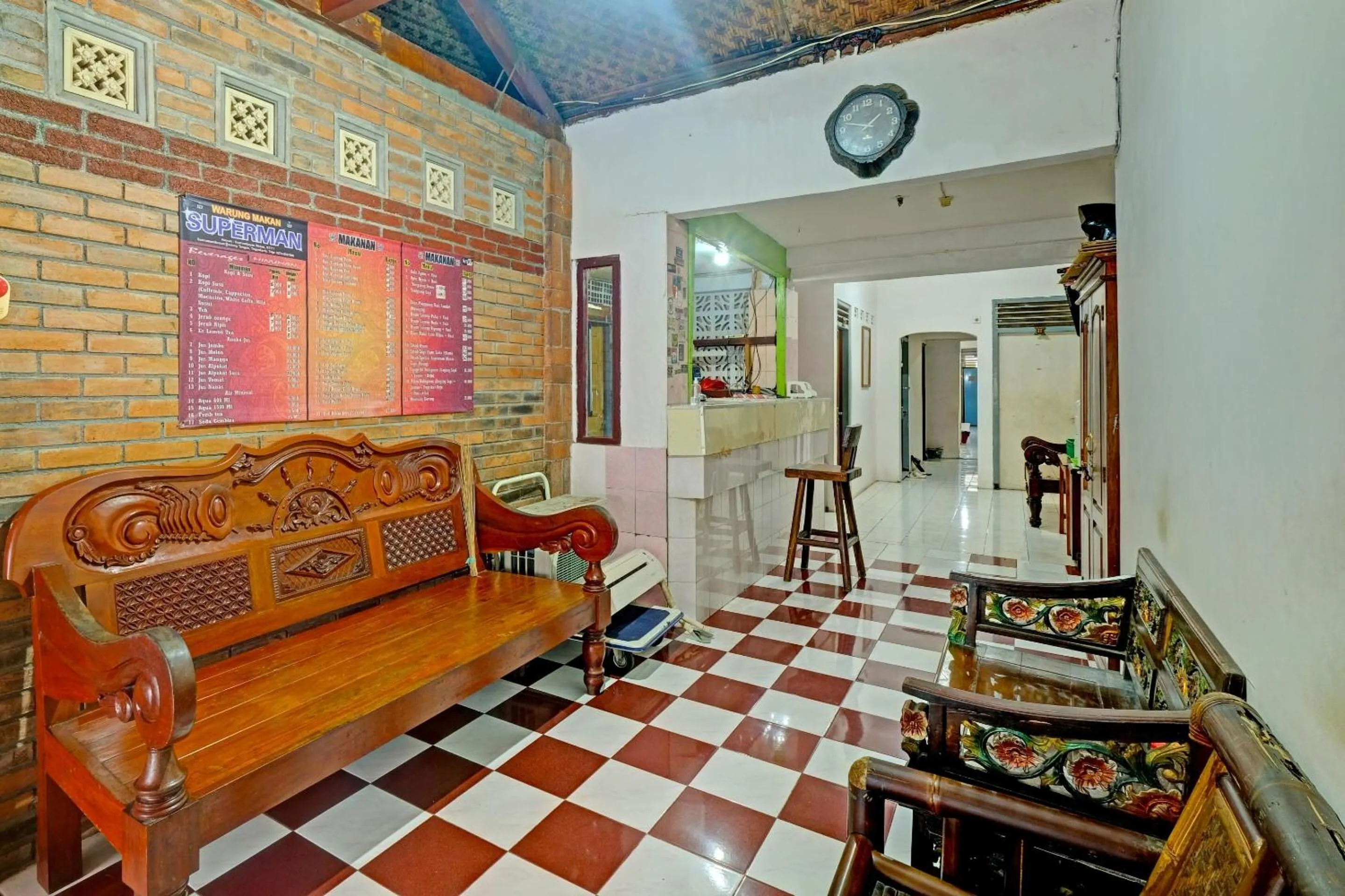 Lobby or reception in SPOT ON 91915 Homestay Superman