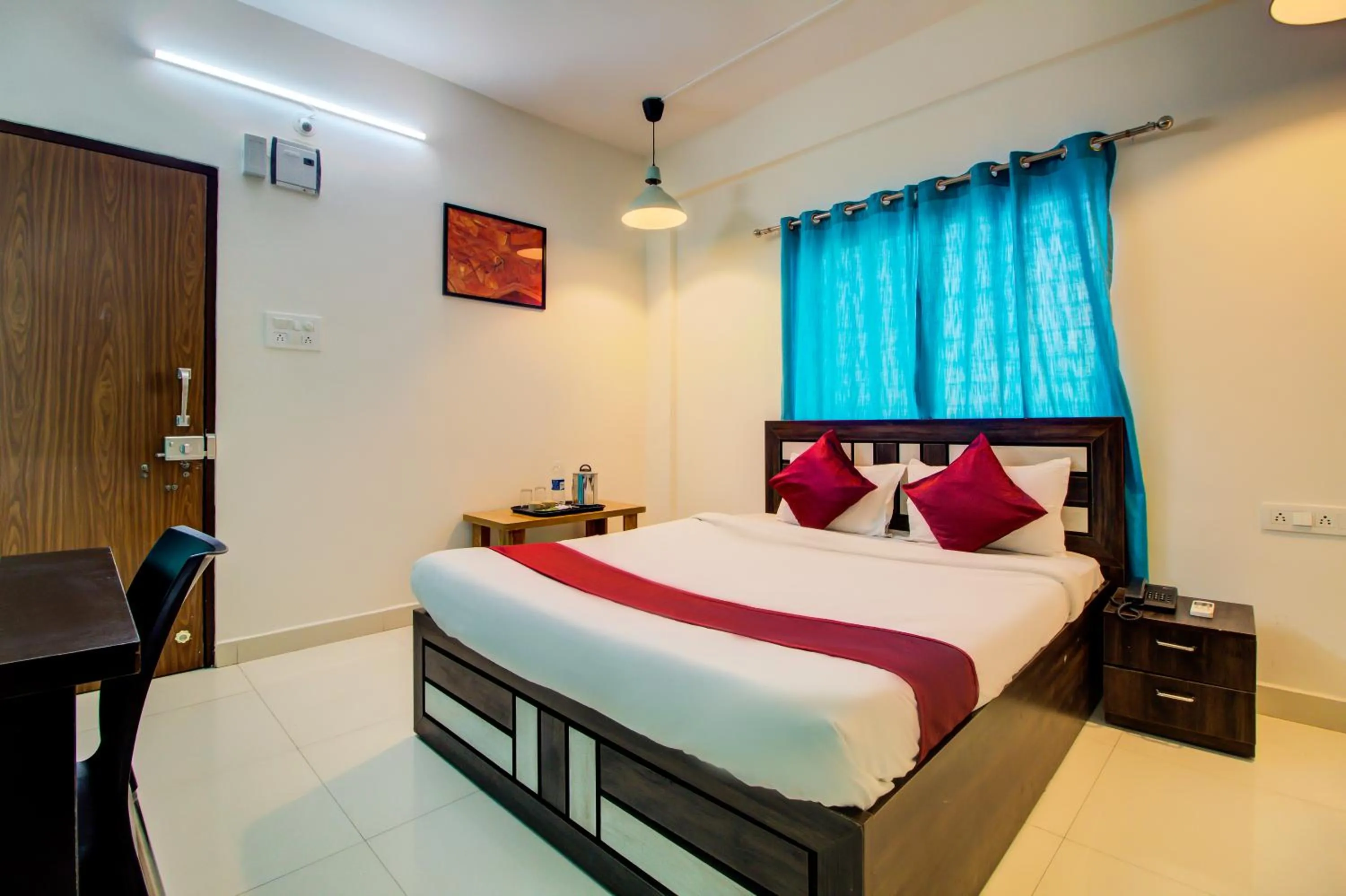 Bed in Hotel Elegant Lodging