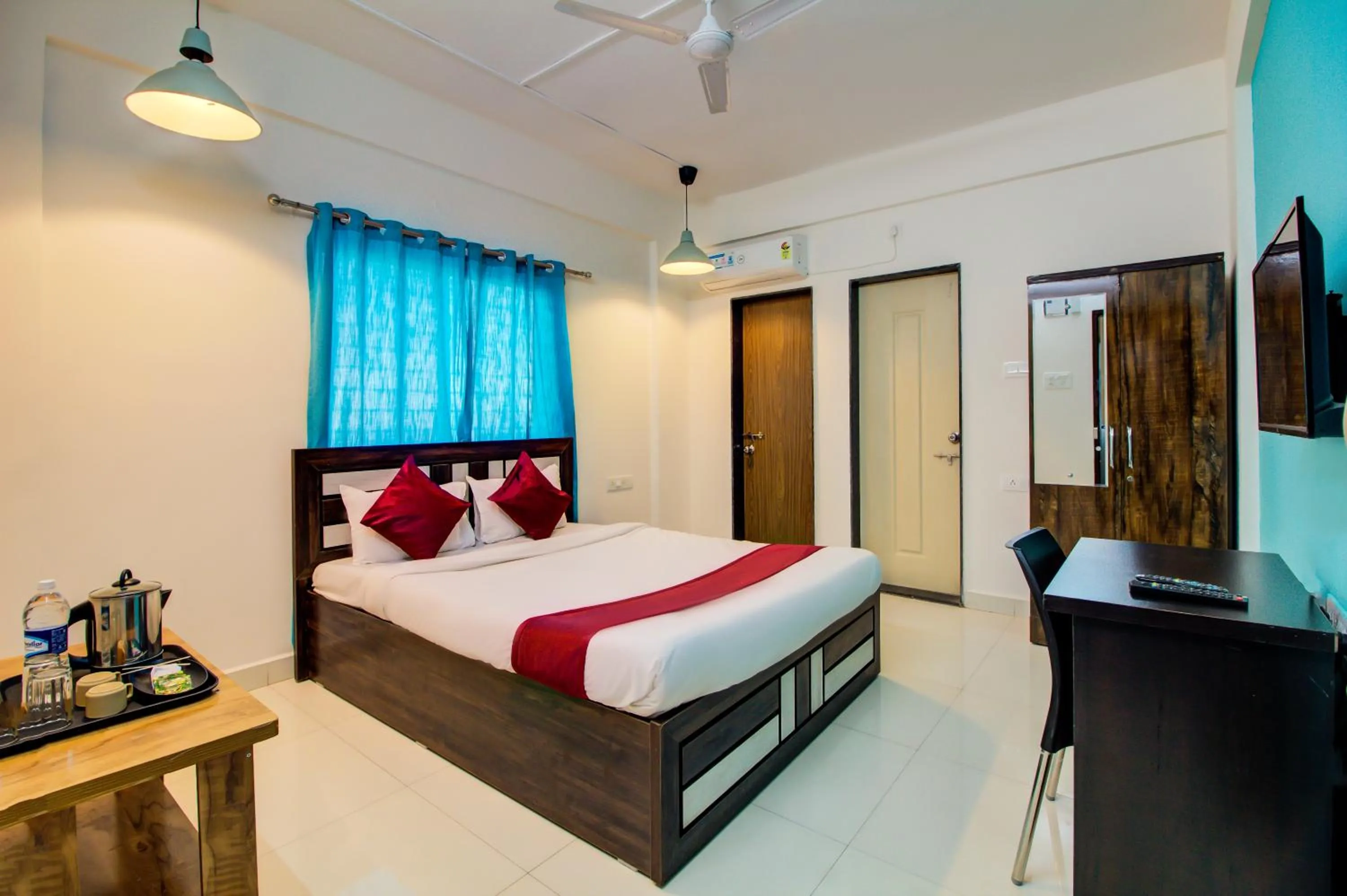 Bed in Hotel Elegant Lodging