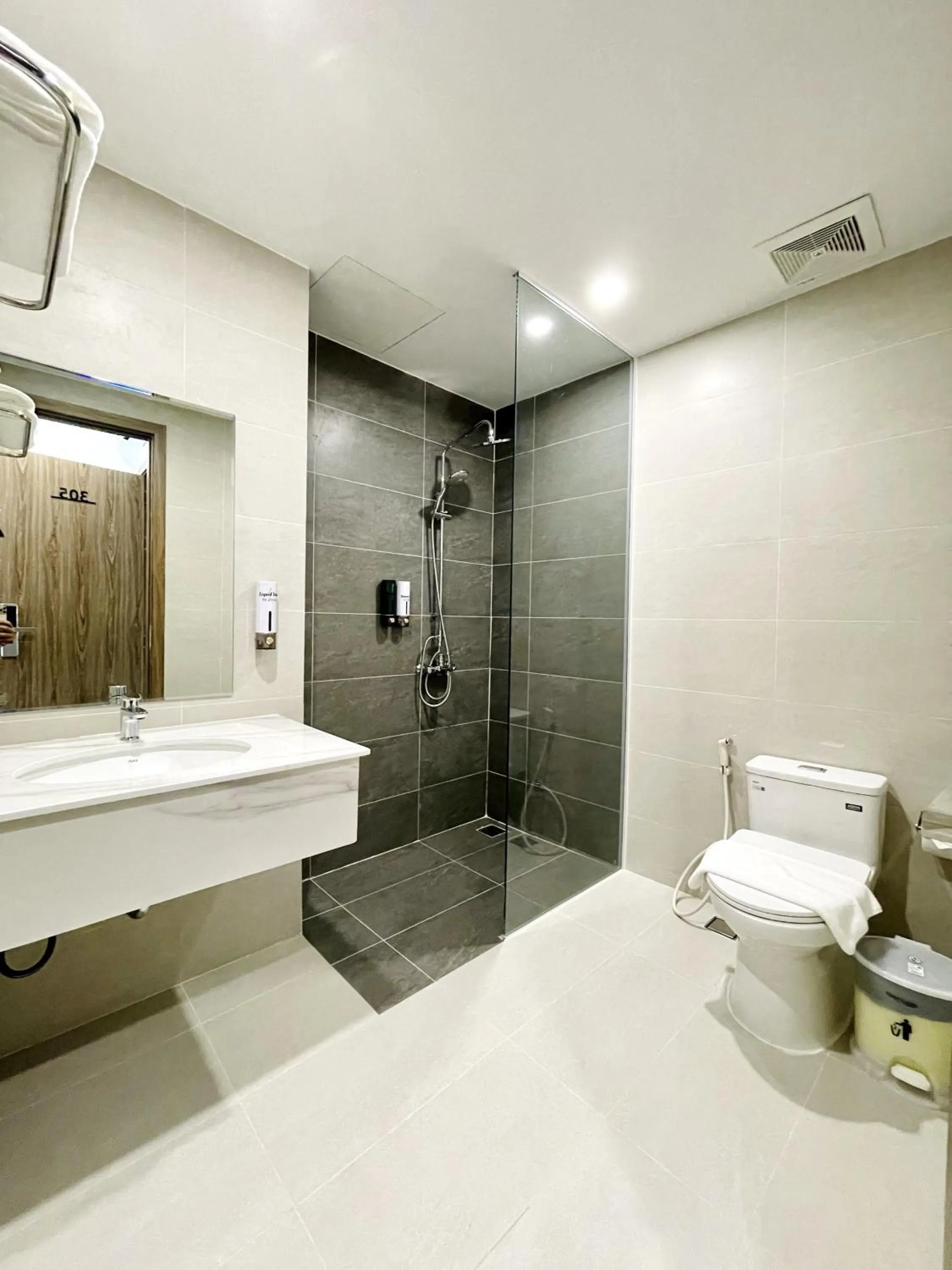 Bathroom in Myrtle Boutique Hotel Phu Quoc