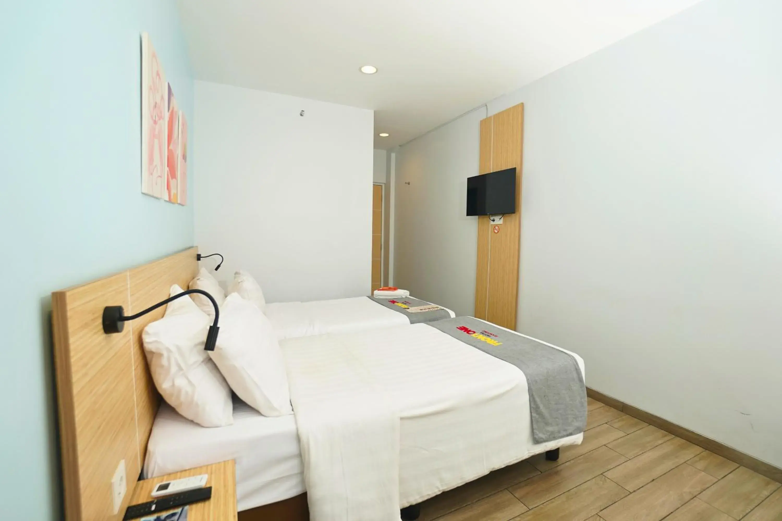 Bedroom, Bed in Front One Hotel Pasir Koja Bandung Bedroom, Bed in Front One Hotel Pasir Koja Bandung