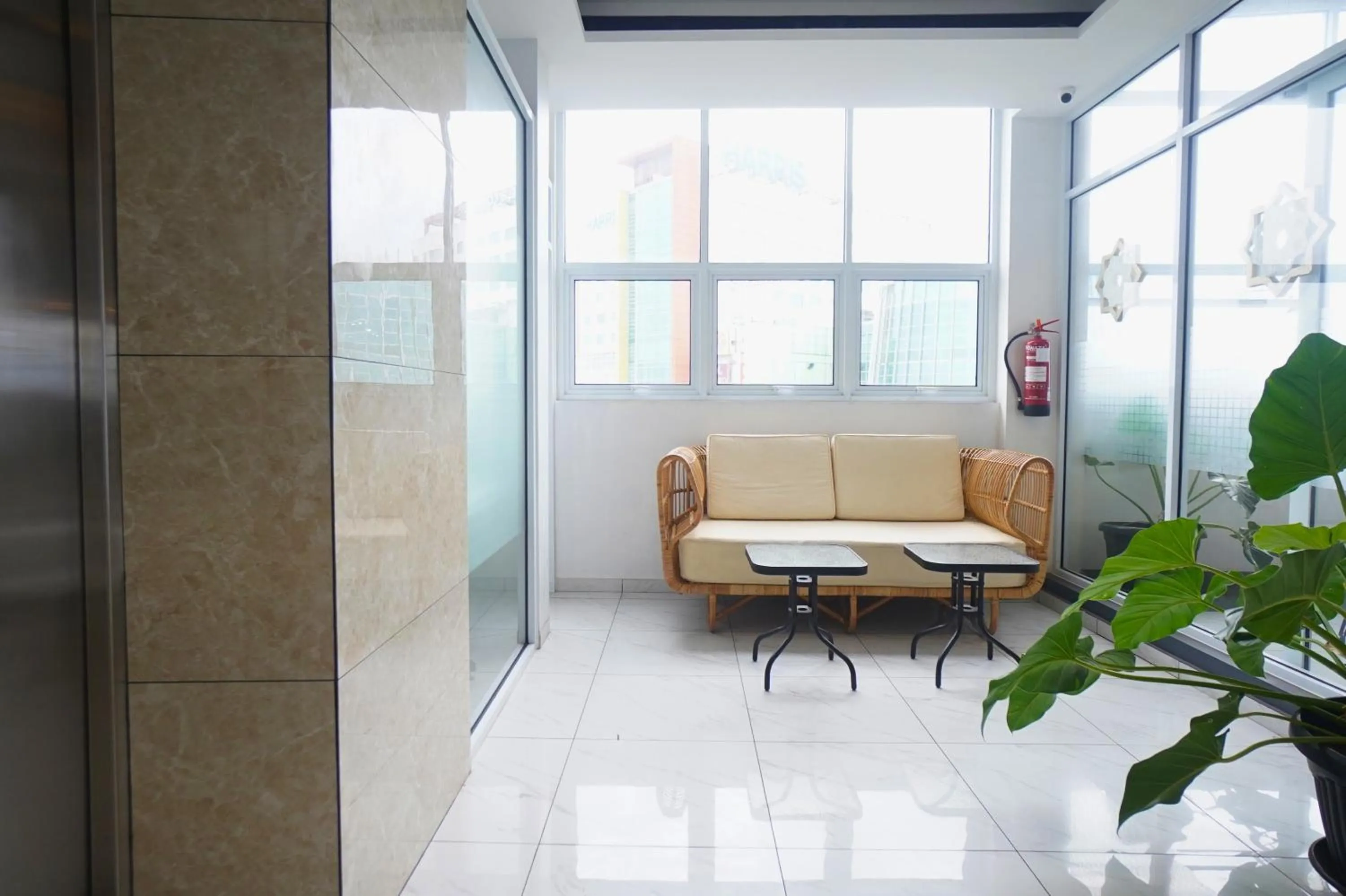 Restaurant/places to eat in Front One Hotel Pasir Koja Bandung