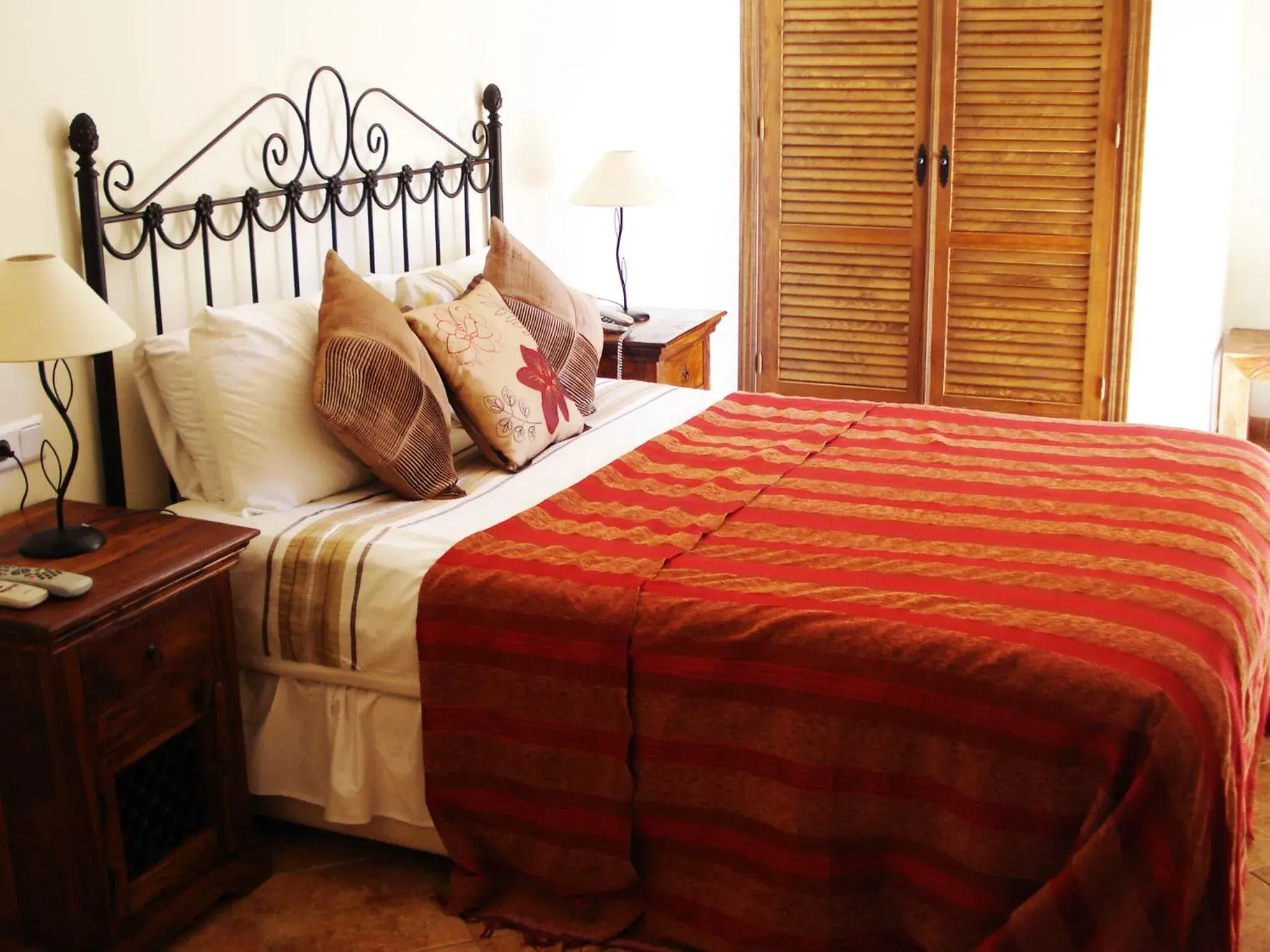 Superior Double Room (hydromassage bath) in Hotel Rural Molino del Puente Ronda Superior Double Room (hydromassage bath) in Hotel Rural Molino del Puente Ronda