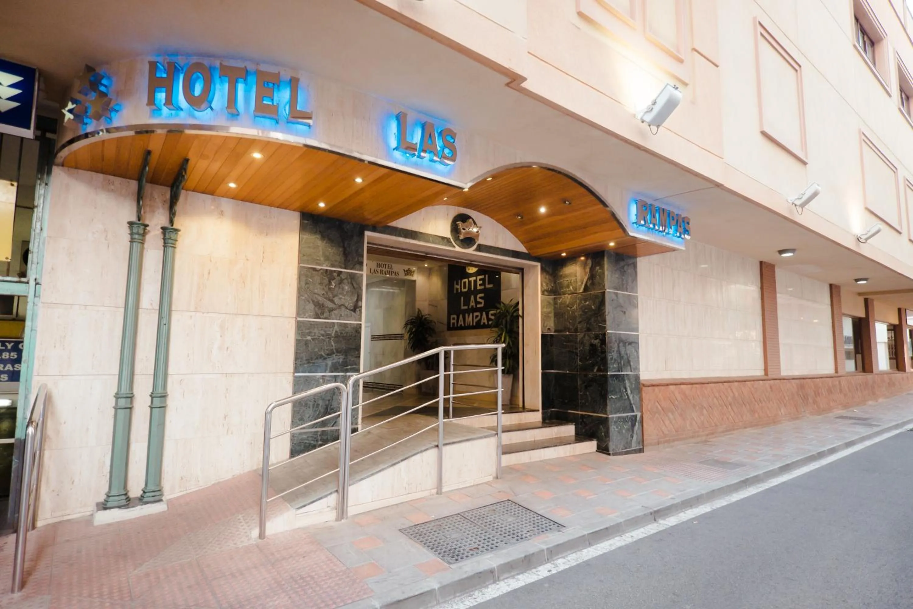 Quiet street view in Ona Las Rampas