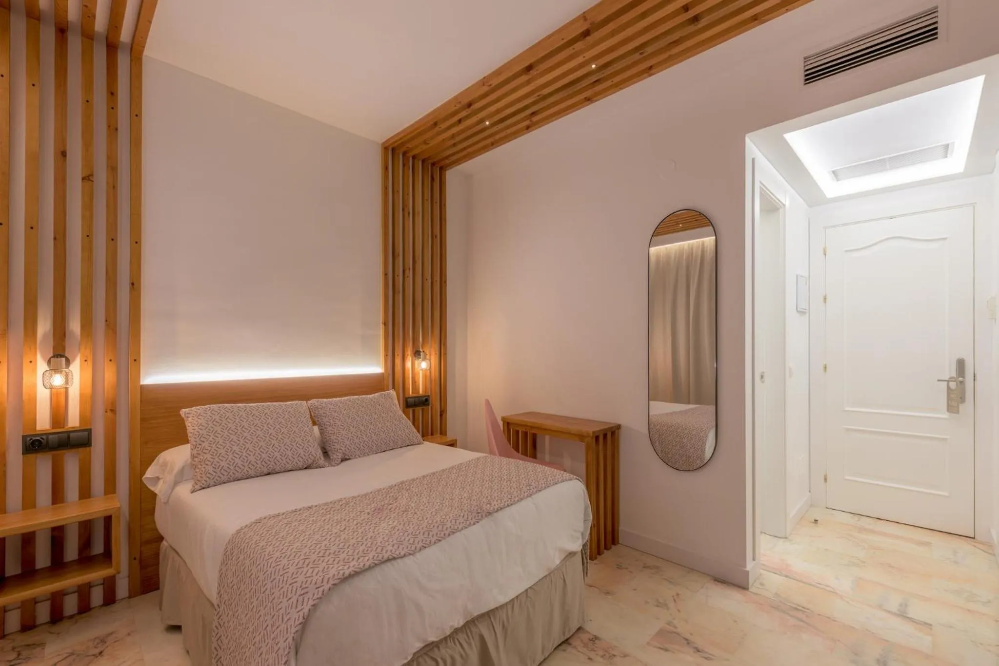 Bed in Hotel Boutique Sibarys - Adults Recommended