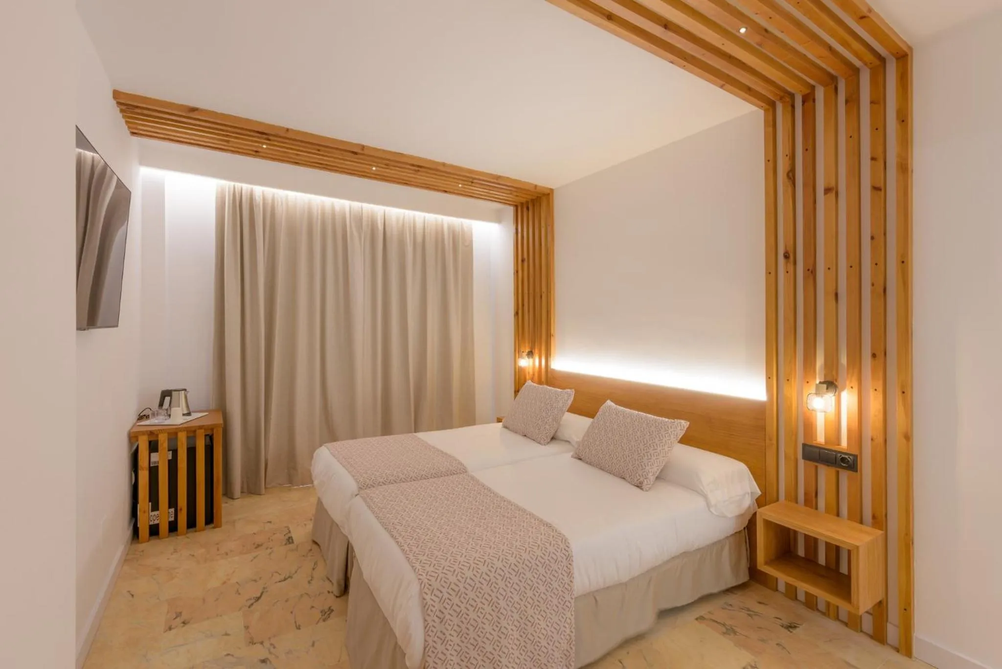 Bed in Hotel Boutique Sibarys - Adults Recommended