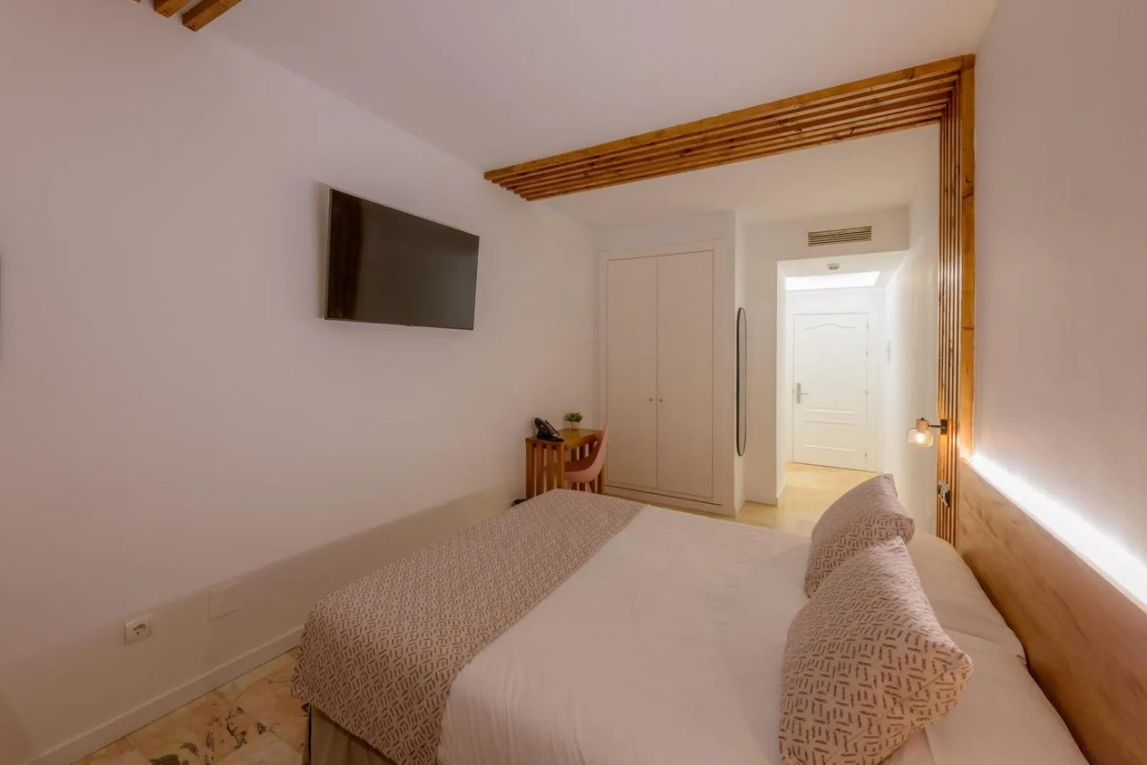 Bed in Hotel Boutique Sibarys - Adults Recommended