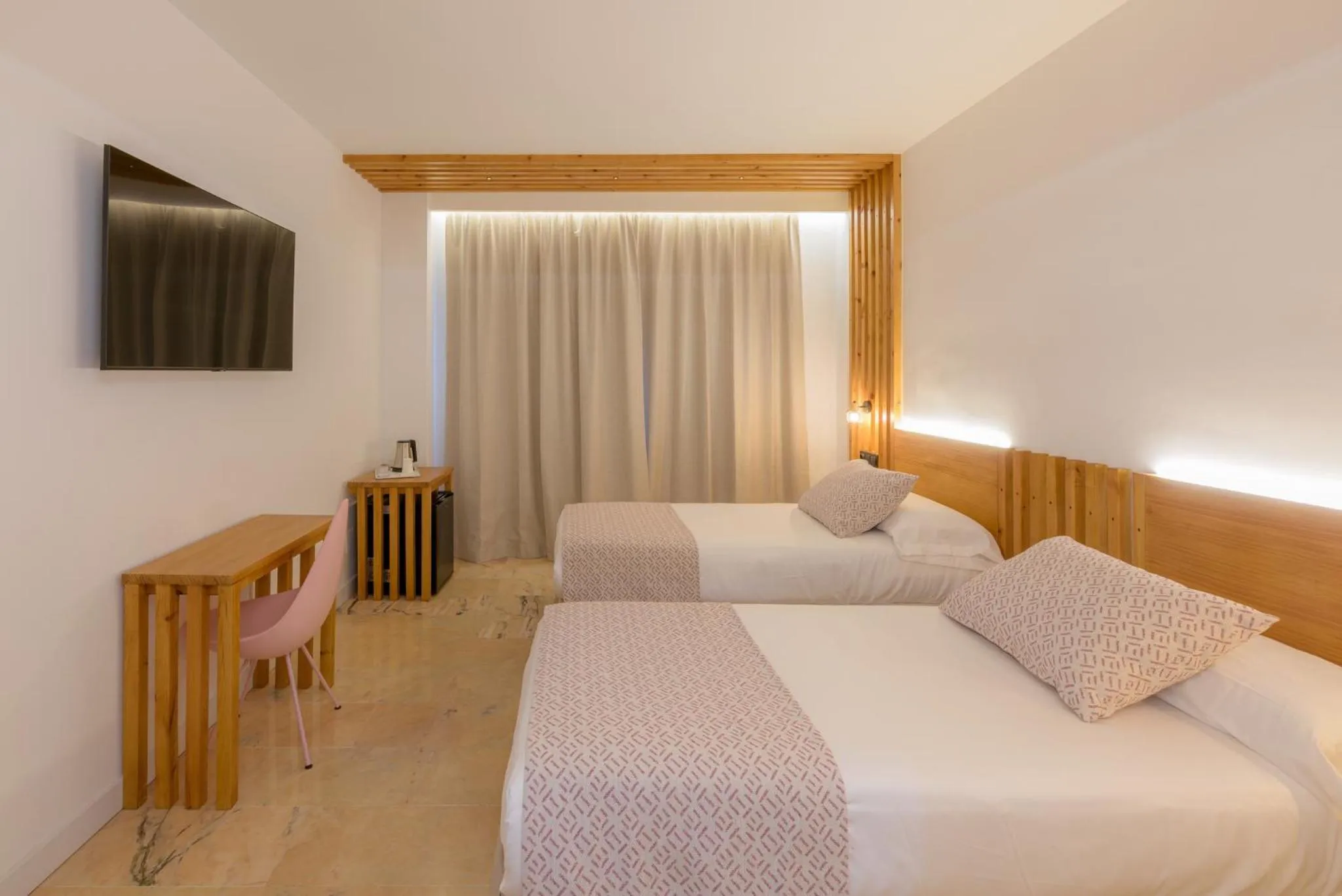 Photo of the whole room, Bed in Hotel Boutique Sibarys - Adults Recommended