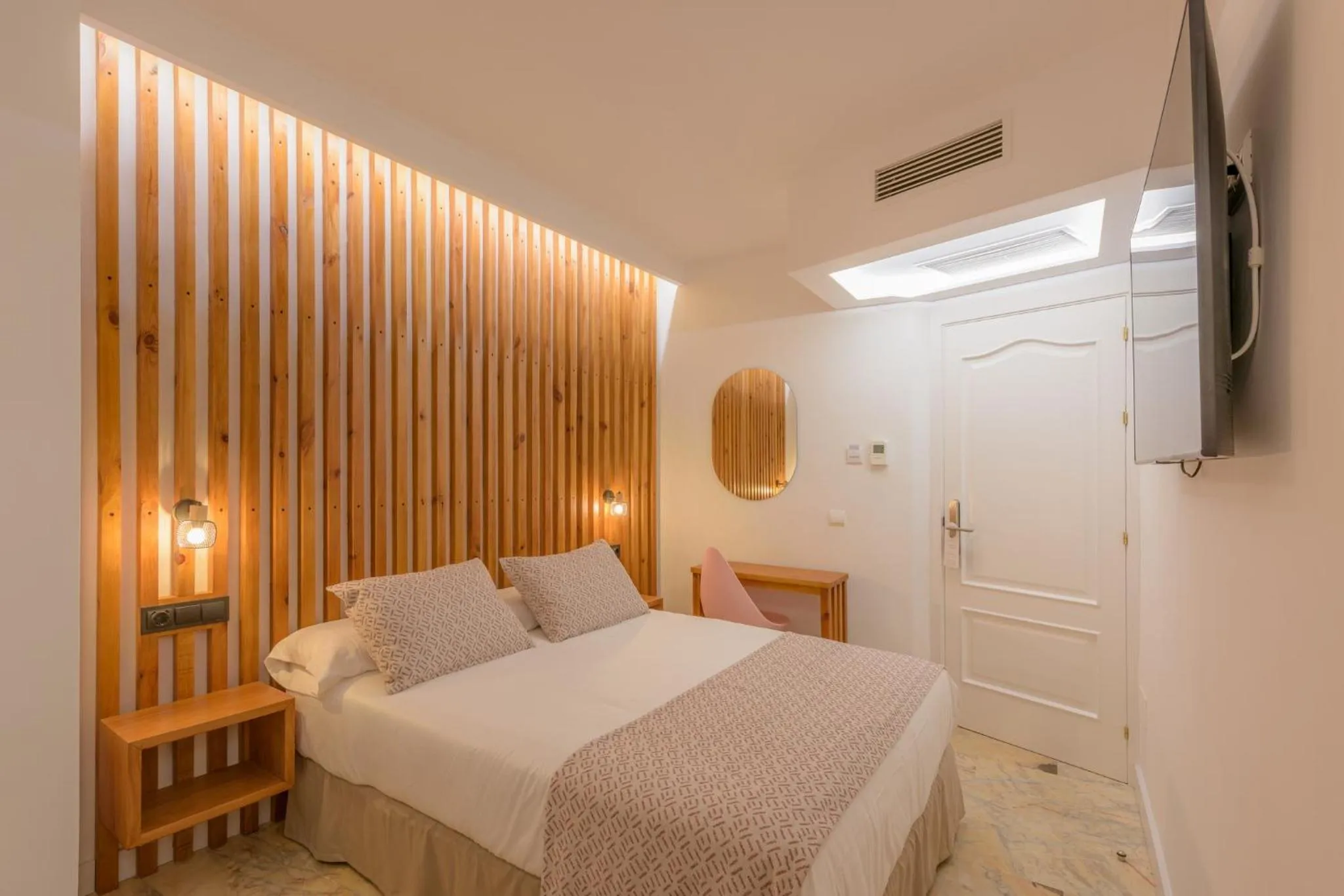 Bed in Hotel Boutique Sibarys - Adults Recommended