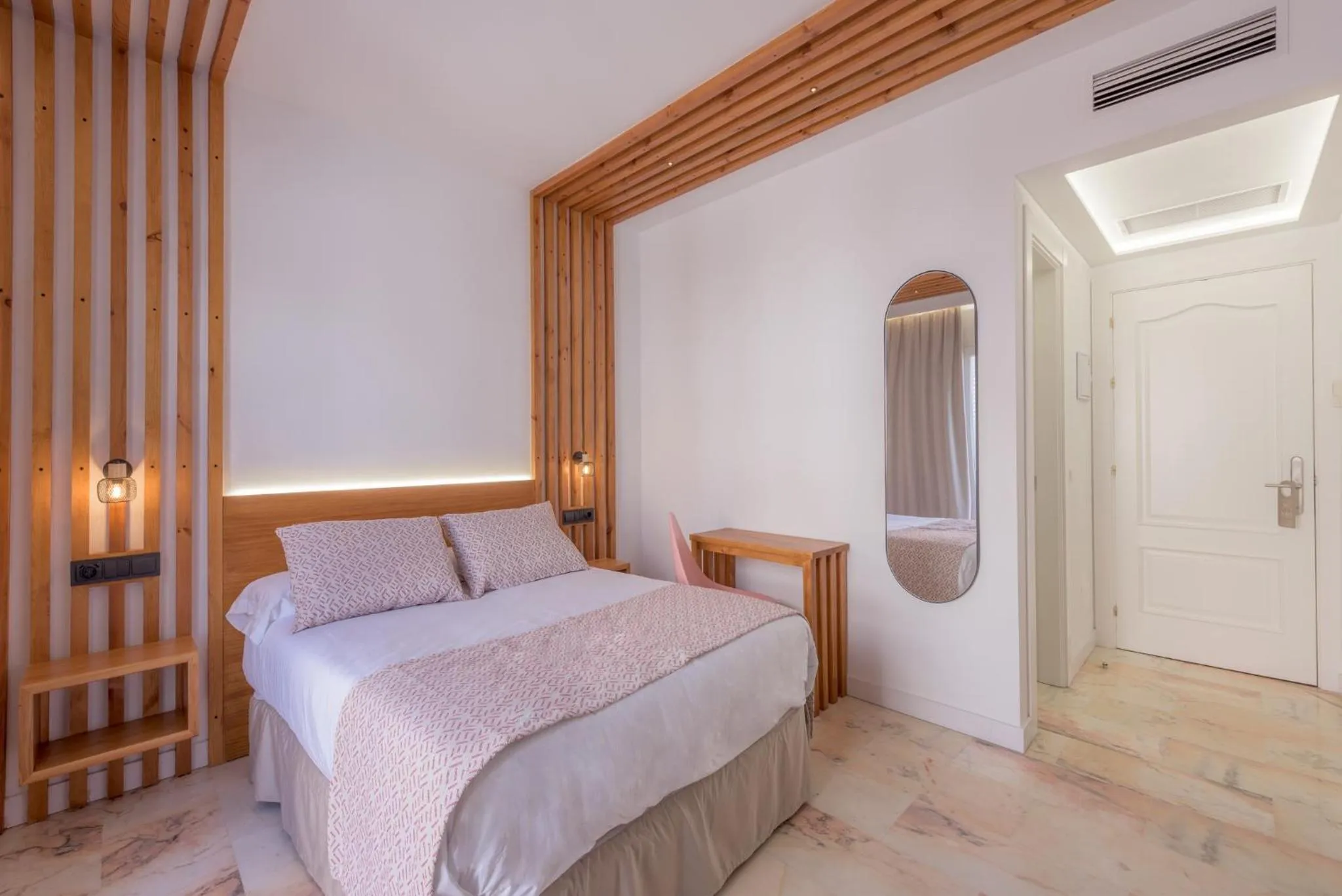 Bed in Hotel Boutique Sibarys - Adults Recommended