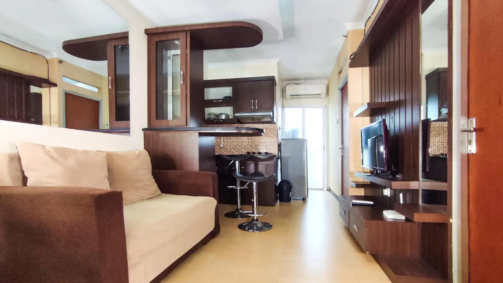 One-Bedroom Apartment in Lily Room at Apartment Cibubur Village One-Bedroom Apartment in Lily Room at Apartment Cibubur Village