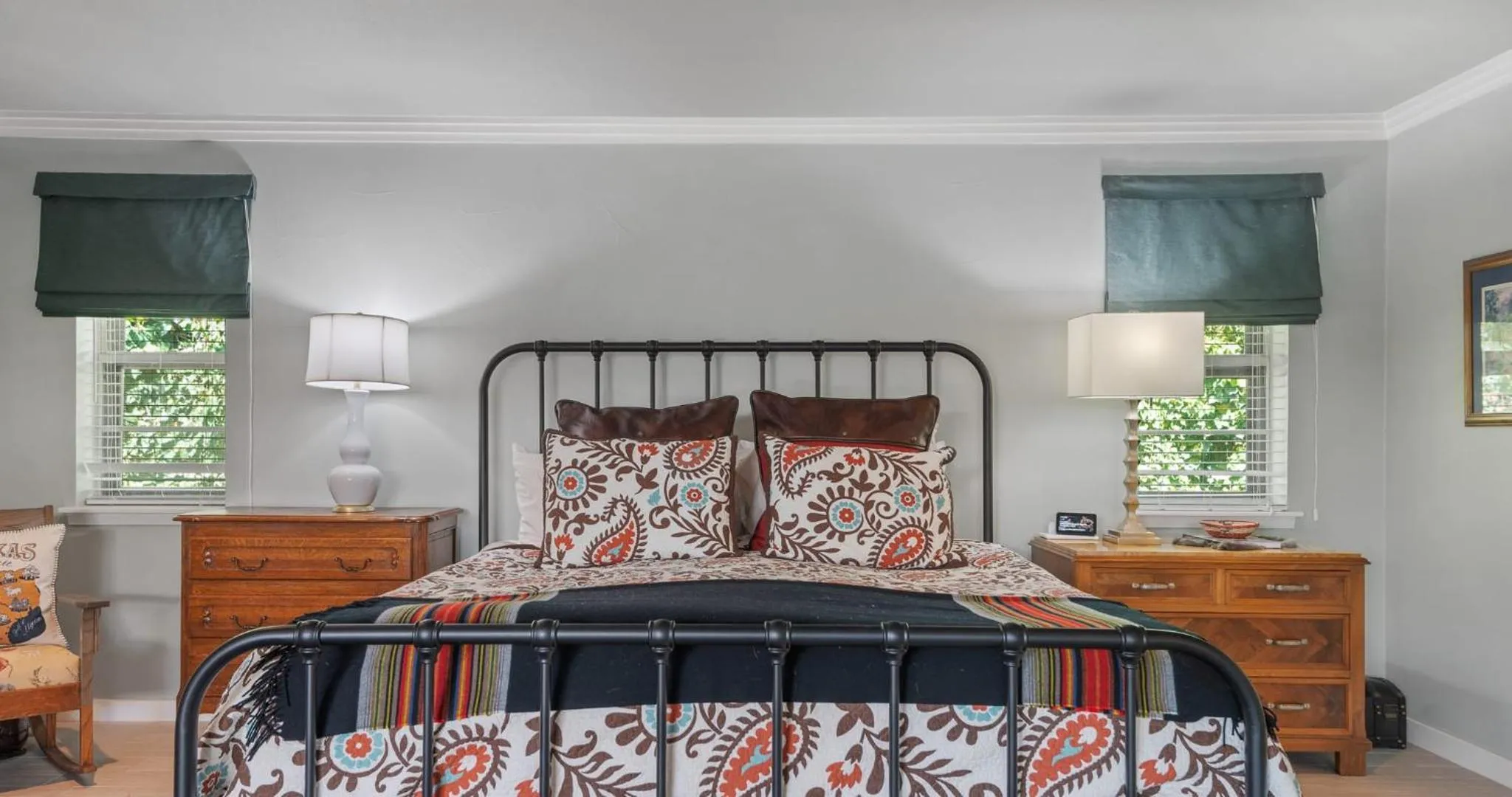 Bed in Stylish 3BR House with Swimming Pool and Walking to HSB Resort