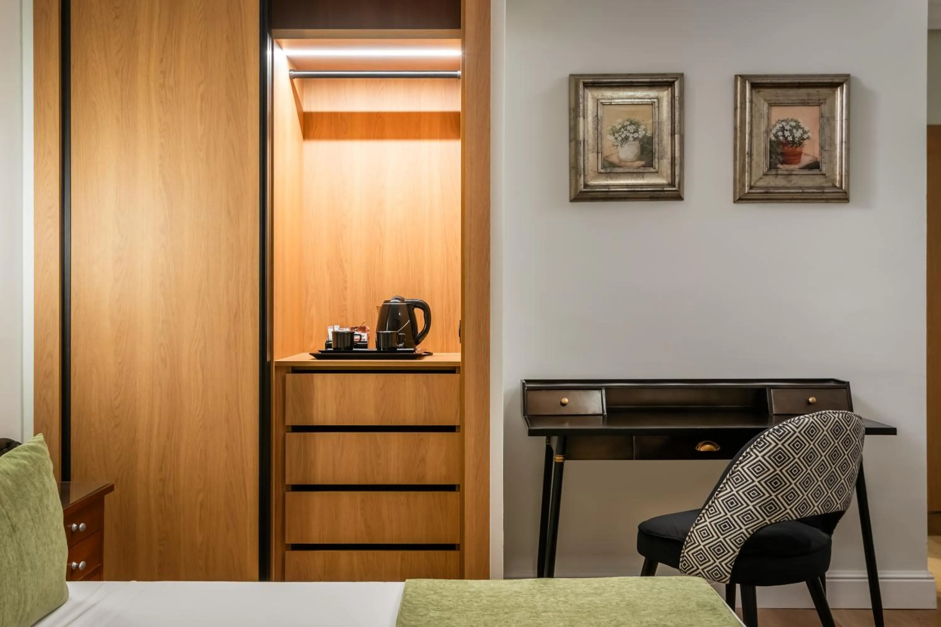 wardrobe in BYPILLOW California