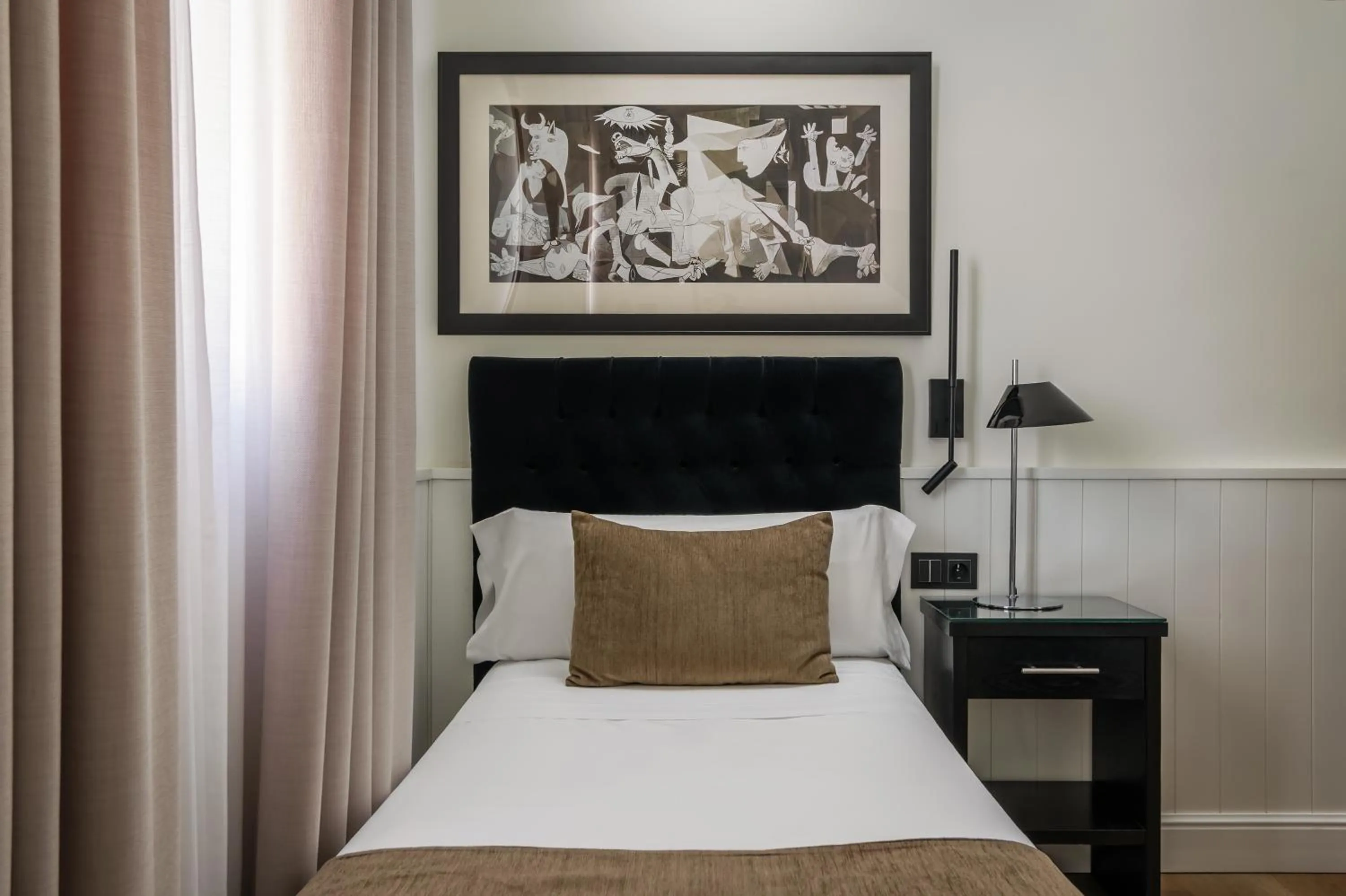 Bed in BYPILLOW California