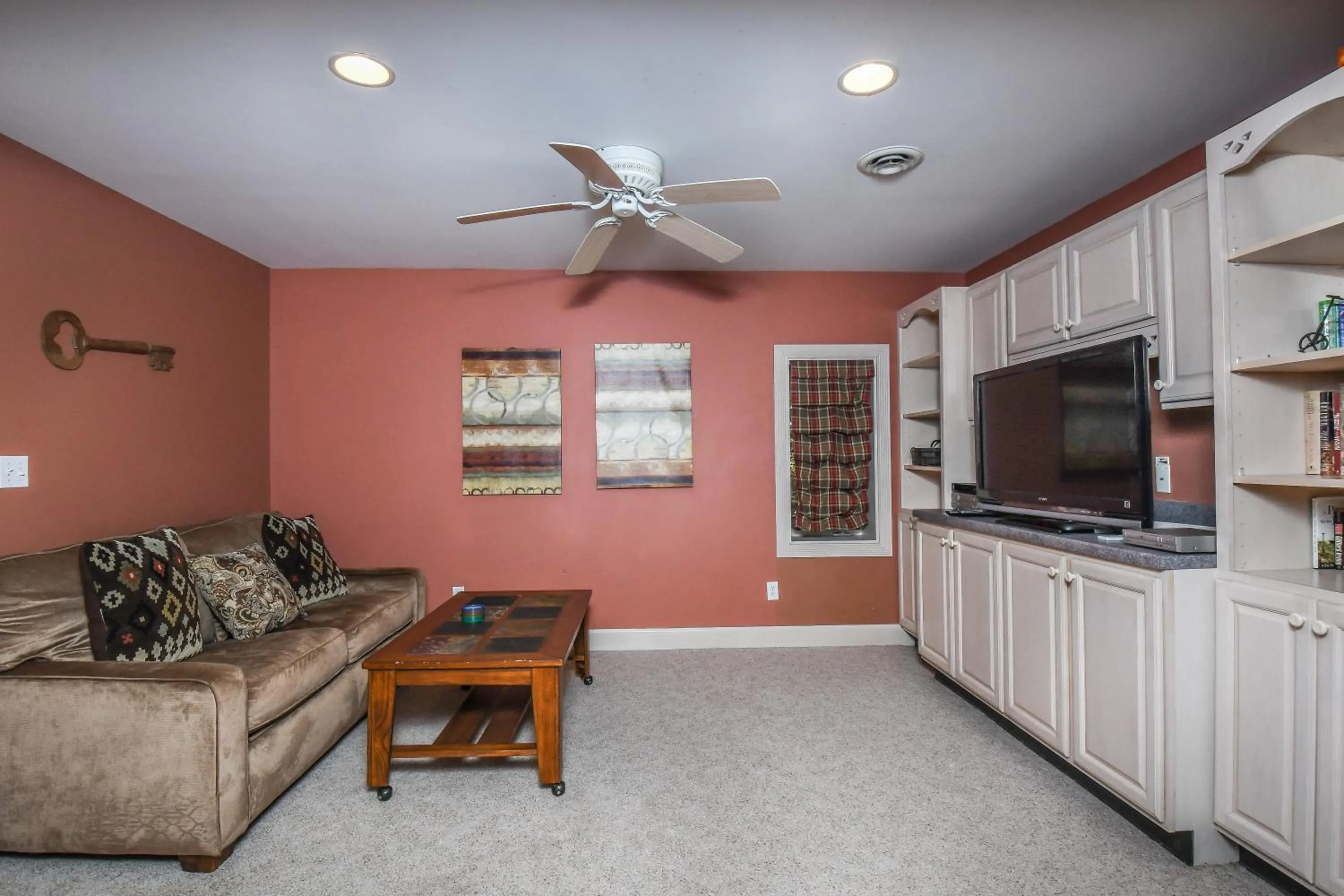 Property building in Highland Retreat