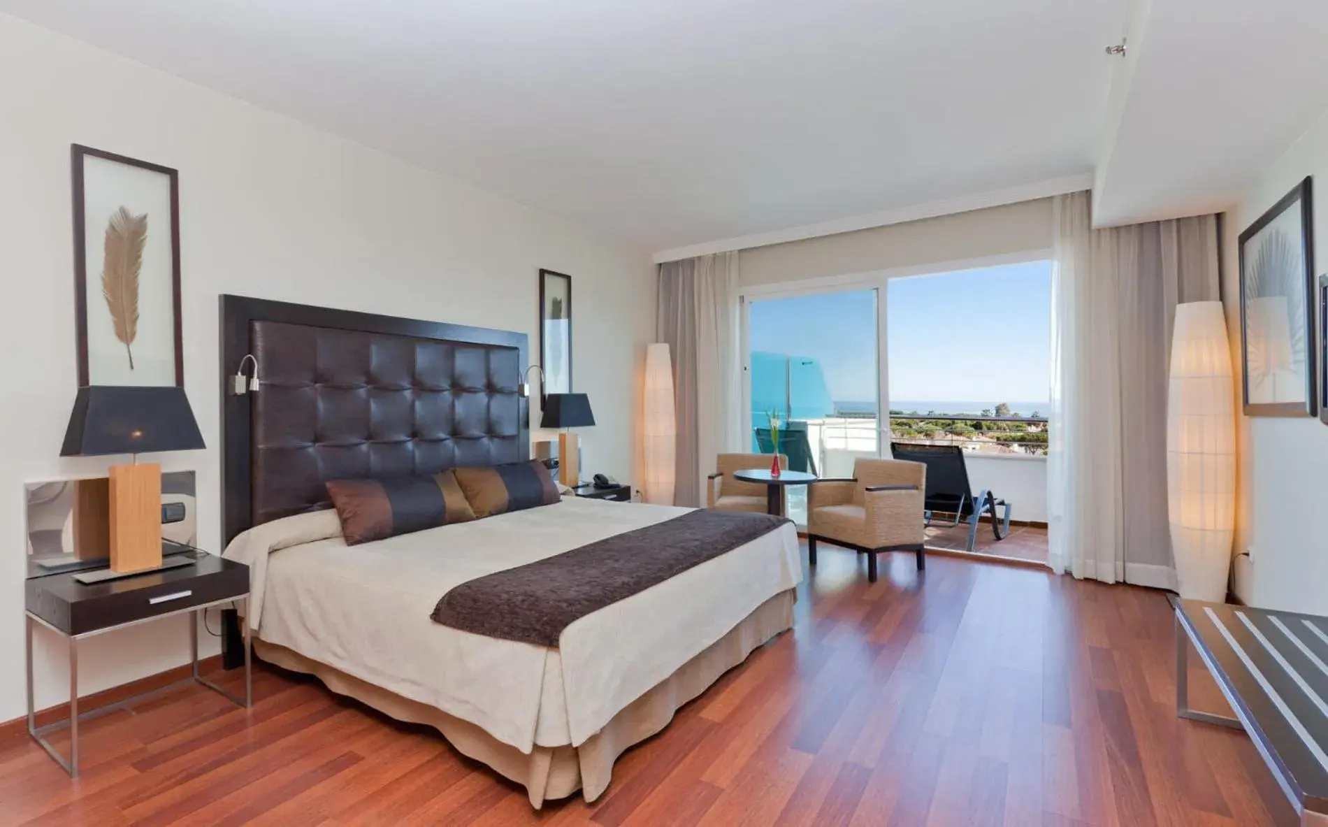 Photo of the whole room, Bed in Senator Banus Photo of the whole room, Bed in Senator Banus