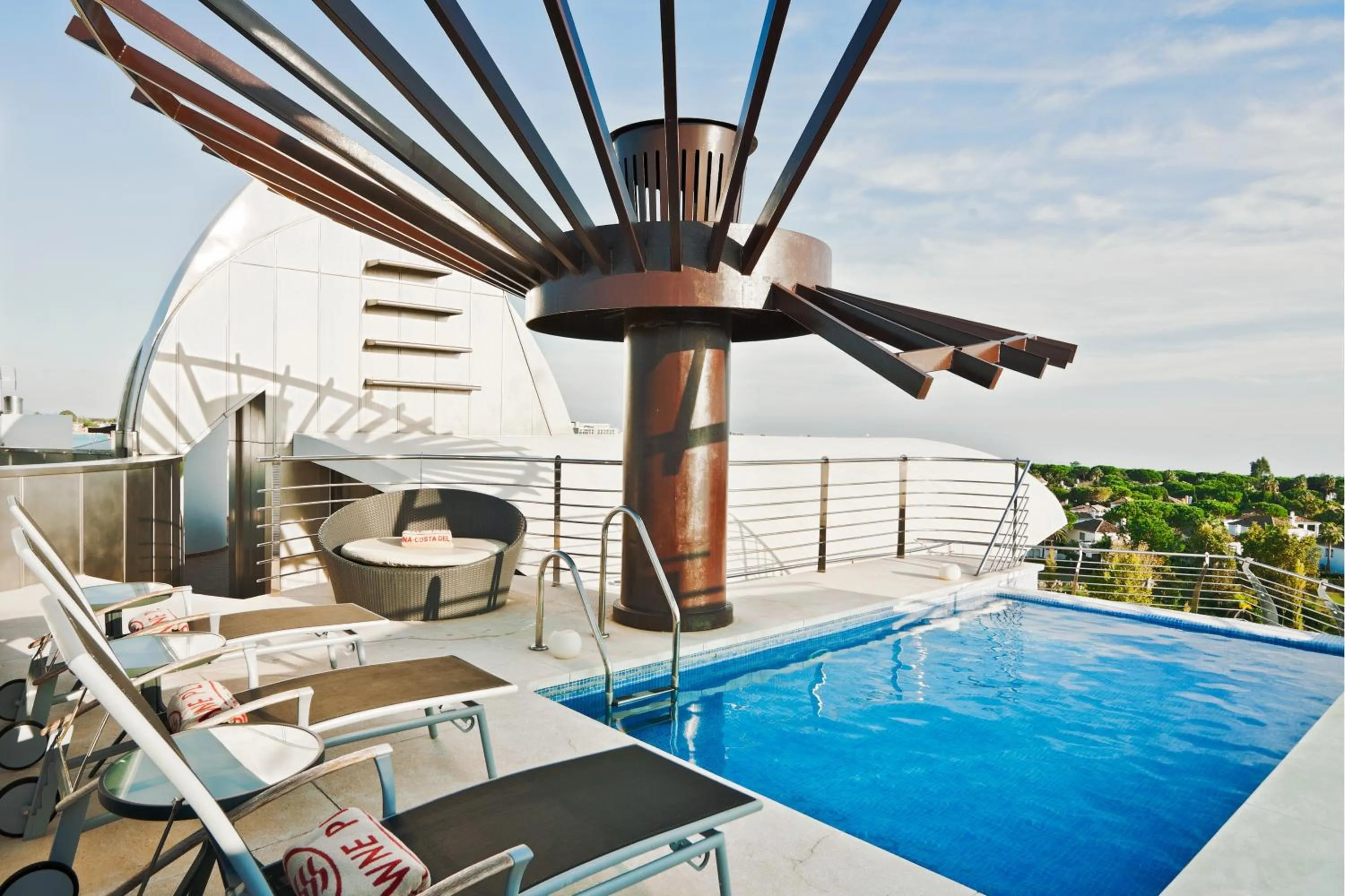 Coffee/tea facilities in Senator Banus