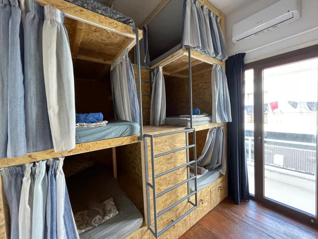 Male Dormitory Room in Bee Hostel Paphos