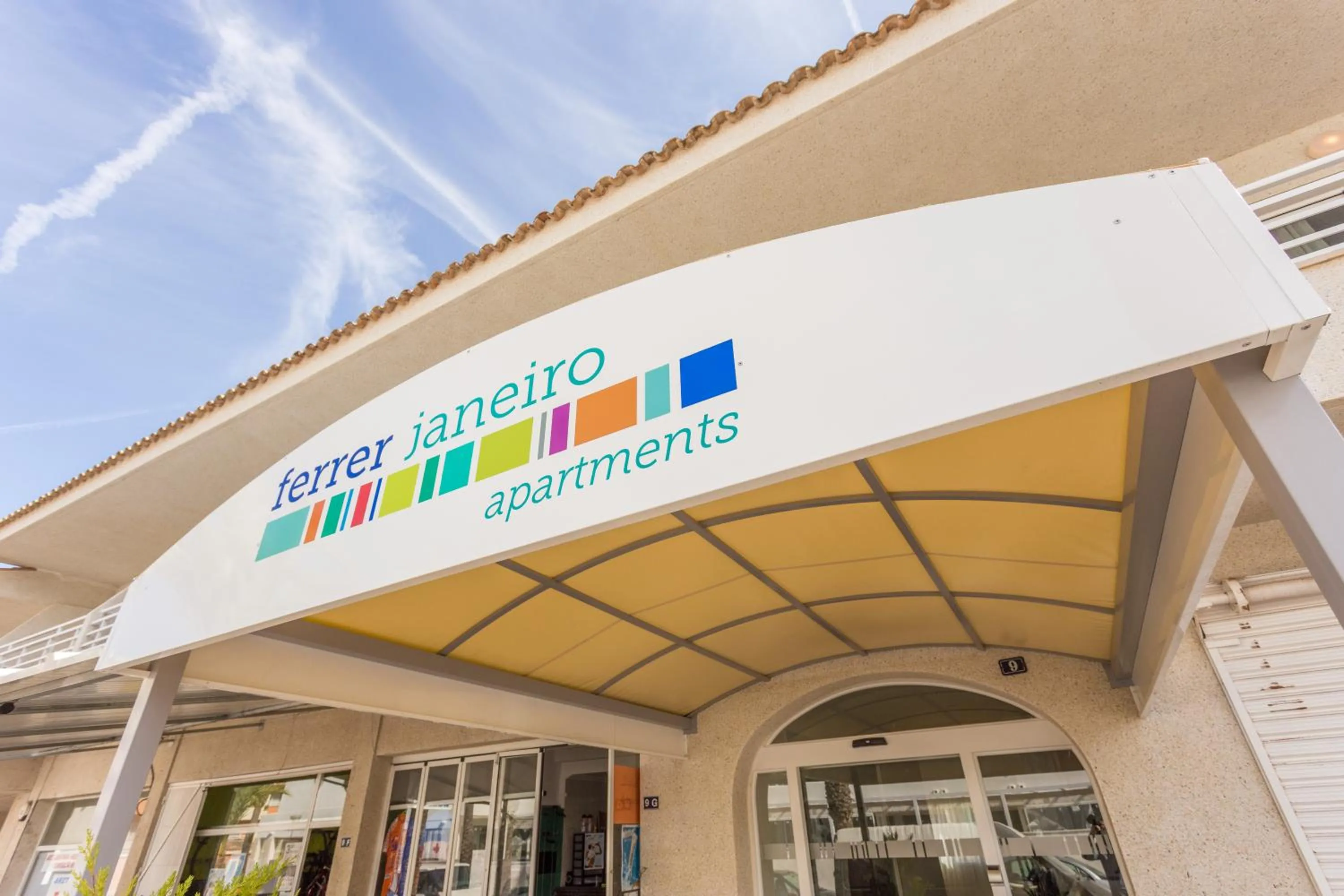 Facade/entrance in Caprice Janeiro Hotel & Spa