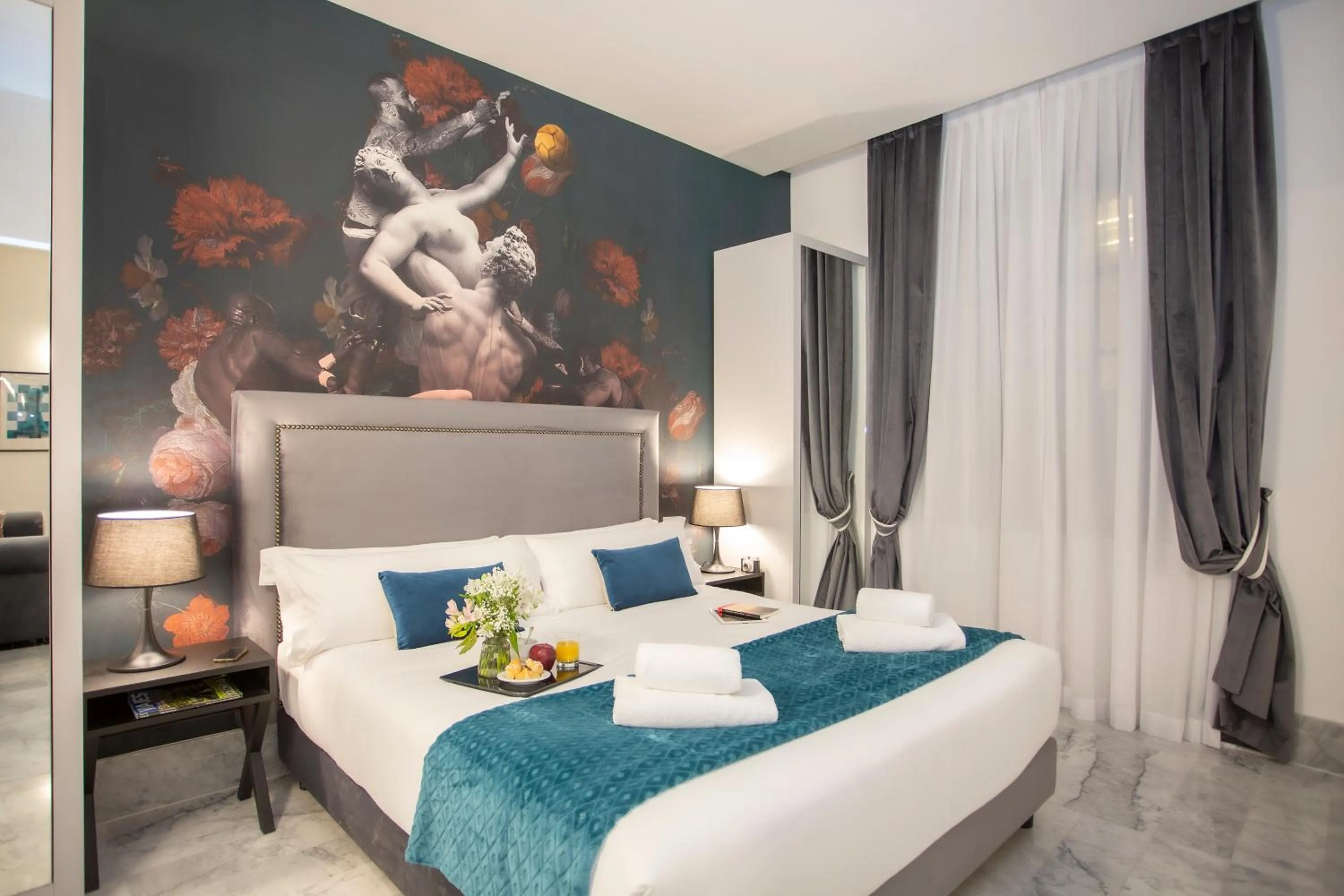 Photo of the whole room, Bed in Casual Rinascimento Firenze