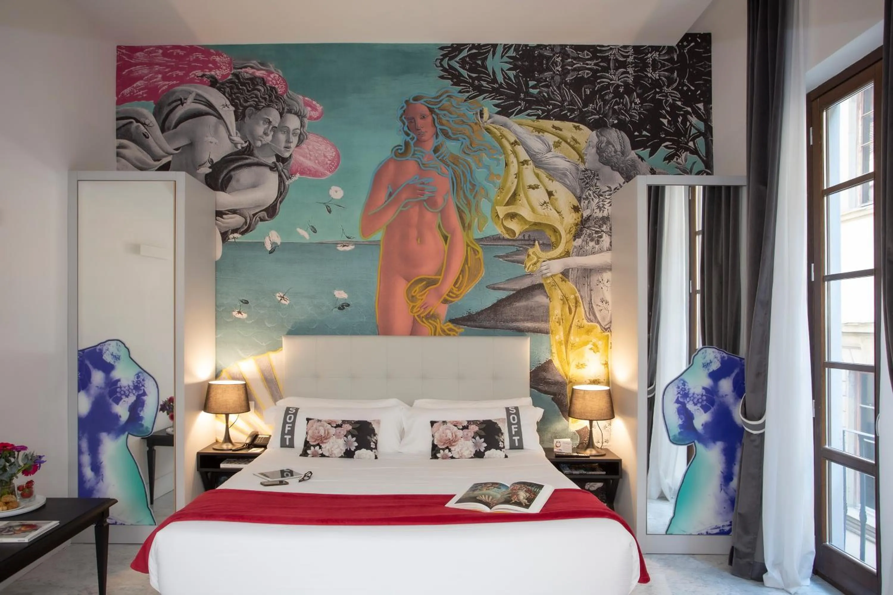 Photo of the whole room, Bed in Casual Rinascimento Firenze