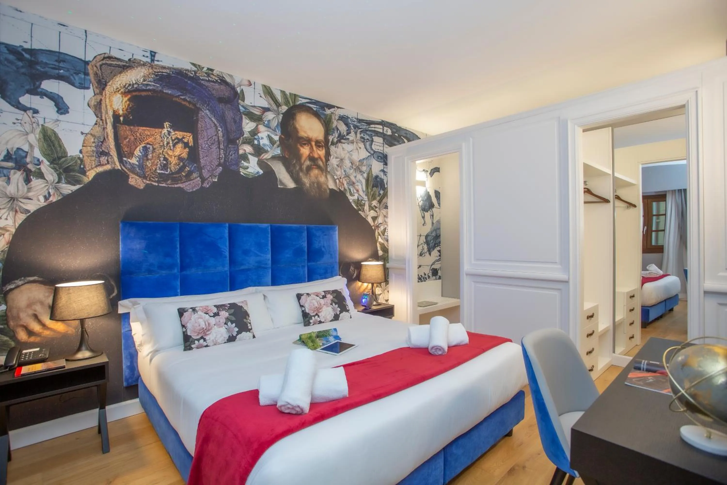 Photo of the whole room, Bed in Casual Rinascimento Firenze