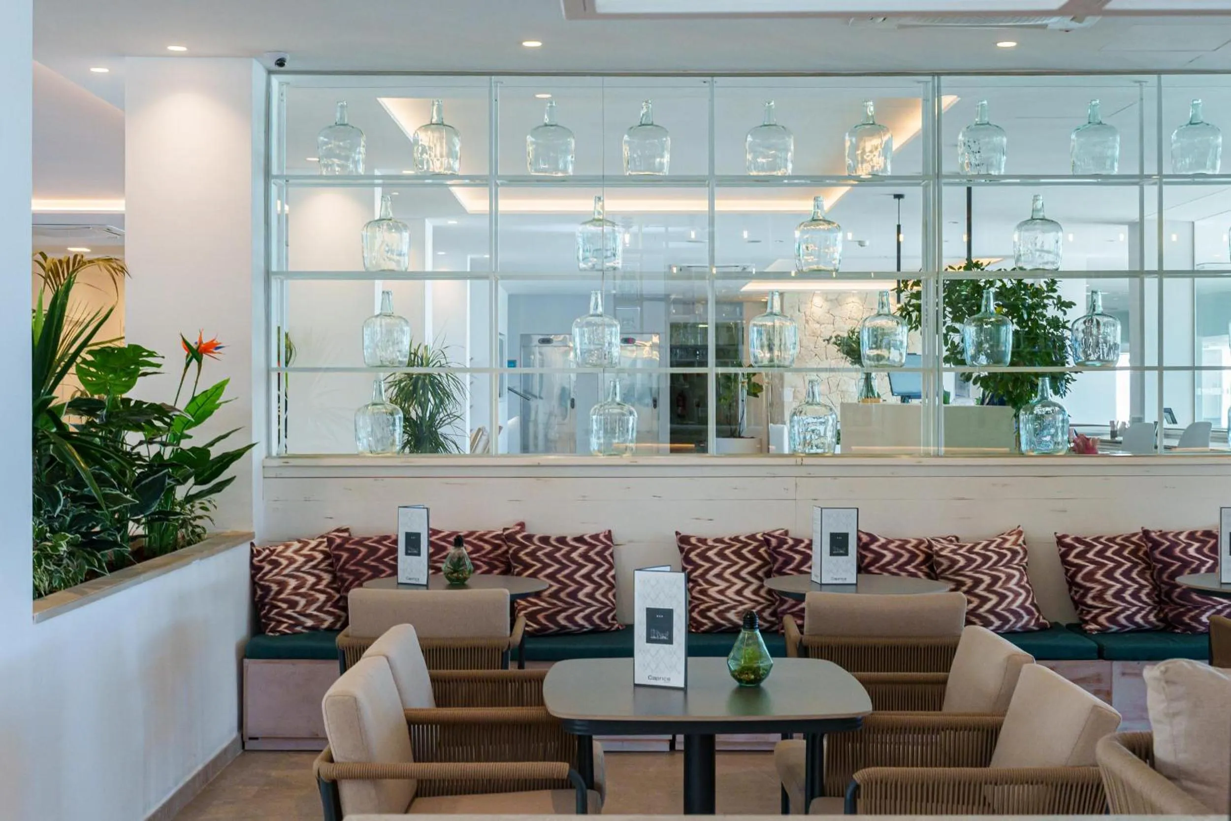 Lounge or bar in Caprice Concord Hotel & Spa