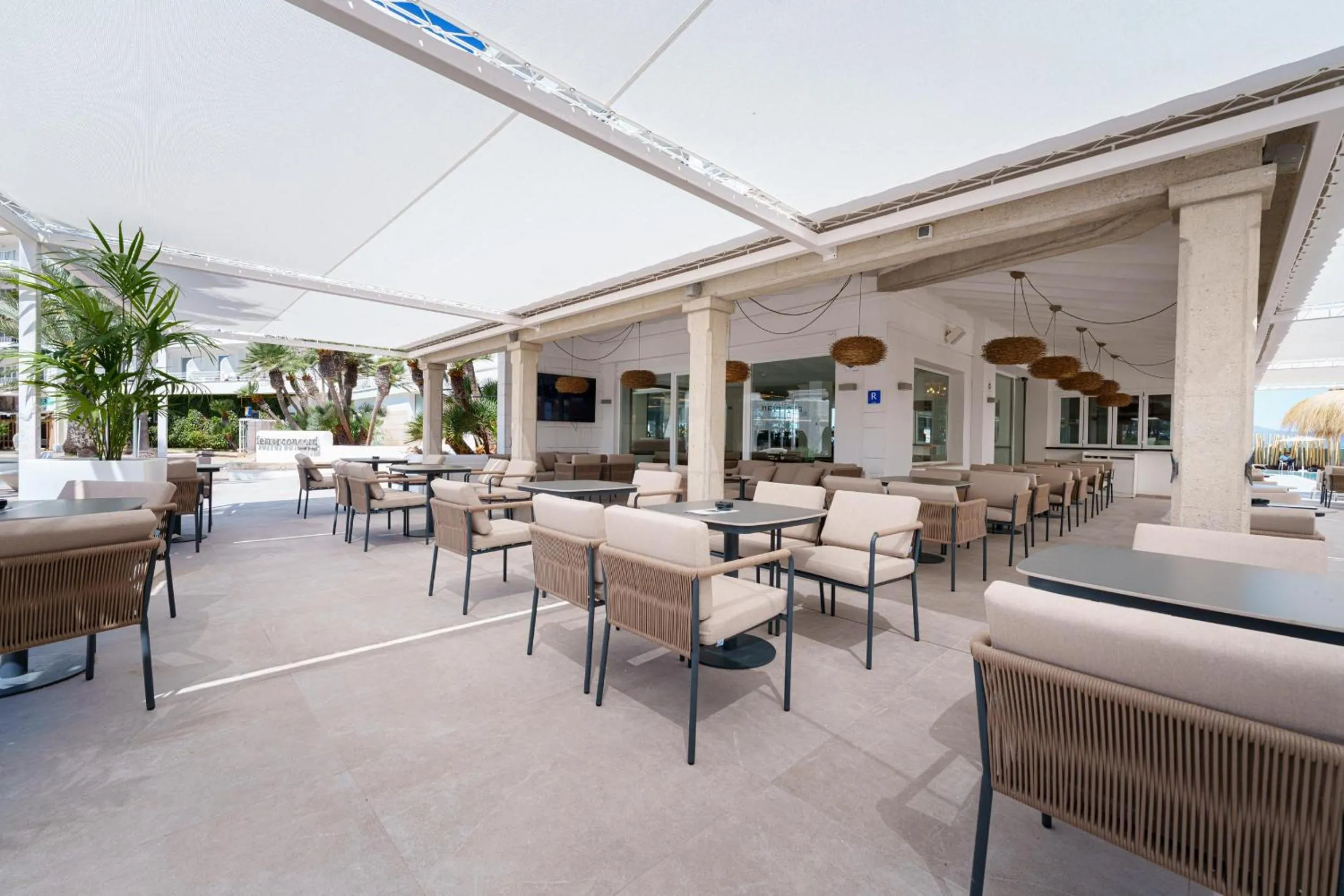 Lounge or bar in Caprice Concord Hotel & Spa