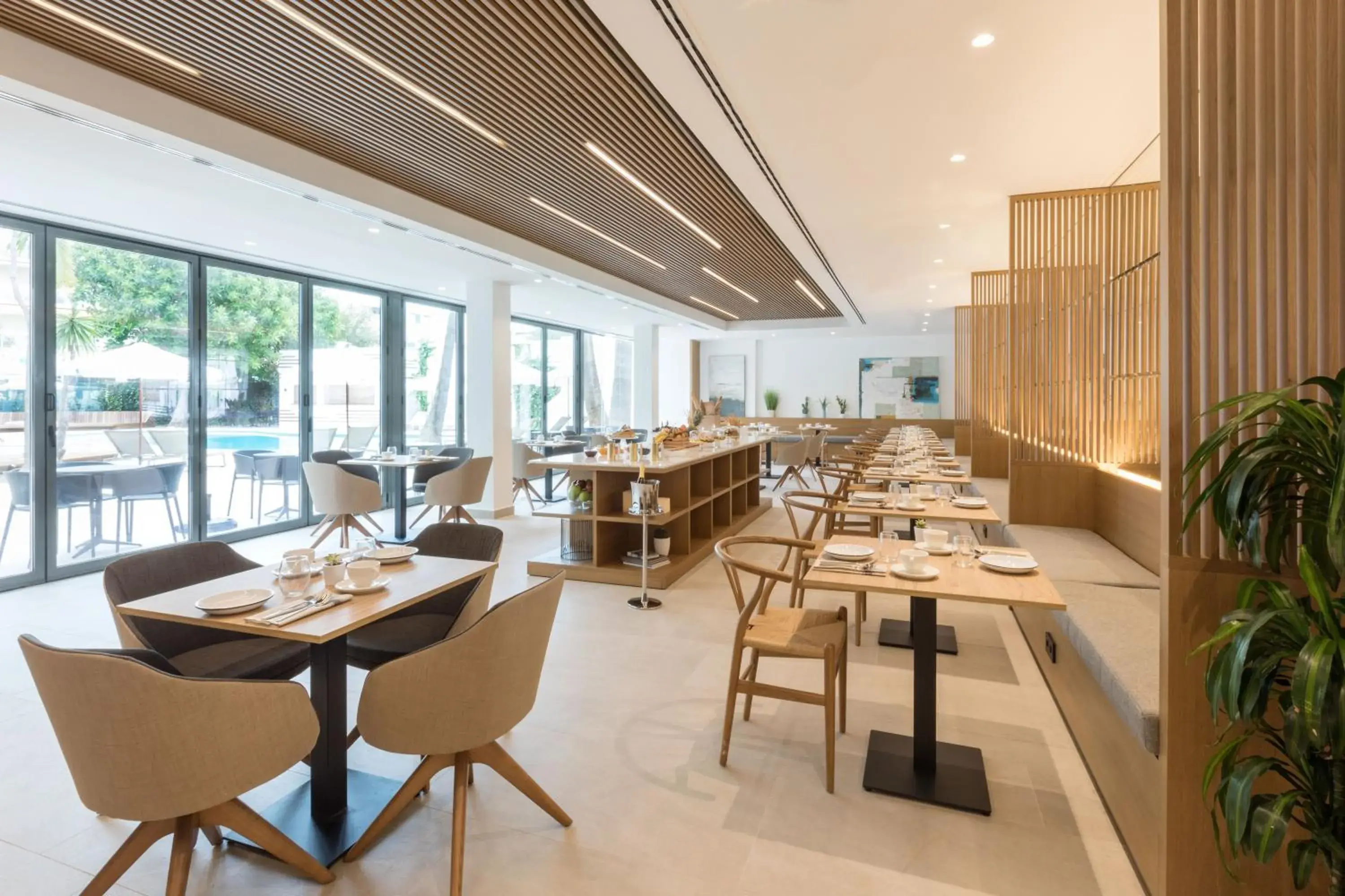 Restaurant/places to eat in Bordoy Alcudia Port Suites - Adults Only Restaurant/places to eat in Bordoy Alcudia Port Suites - Adults Only