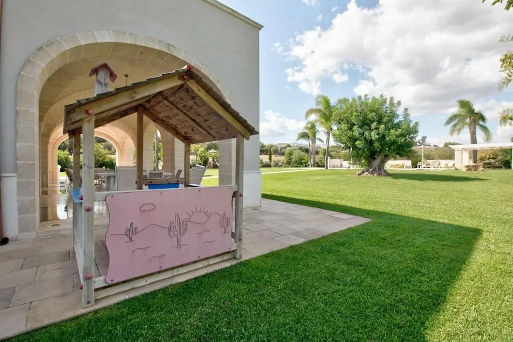 Property building in Villa Bellavista by Raro Villas