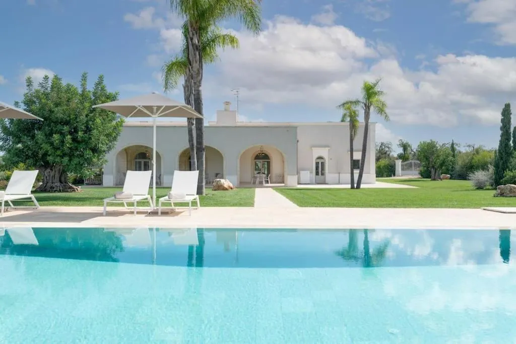 Property building in Villa Bellavista by Raro Villas