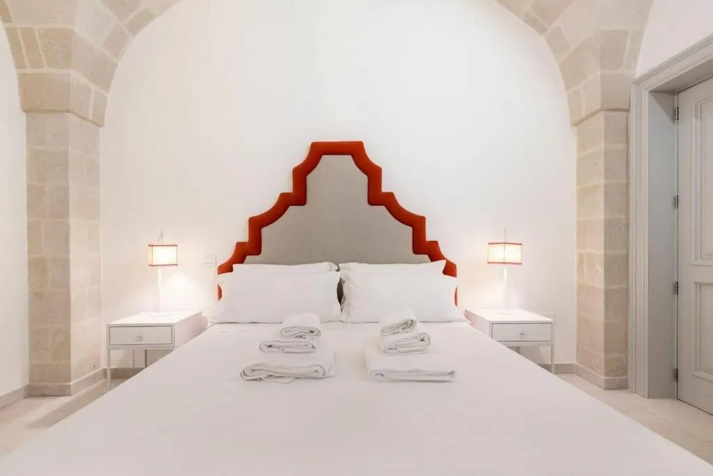Bed in Villa Bellavista by Raro Villas