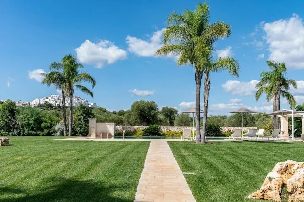 Property building in Villa Bellavista by Raro Villas