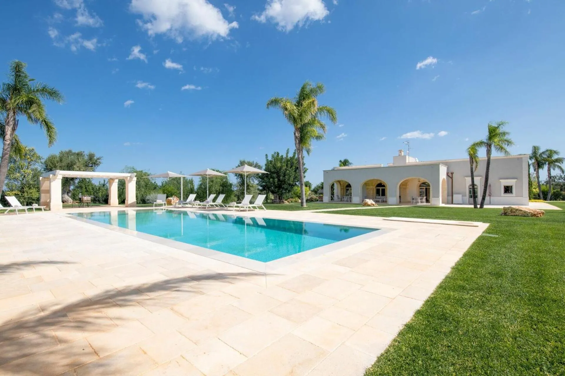 Property building in Villa Bellavista by Raro Villas