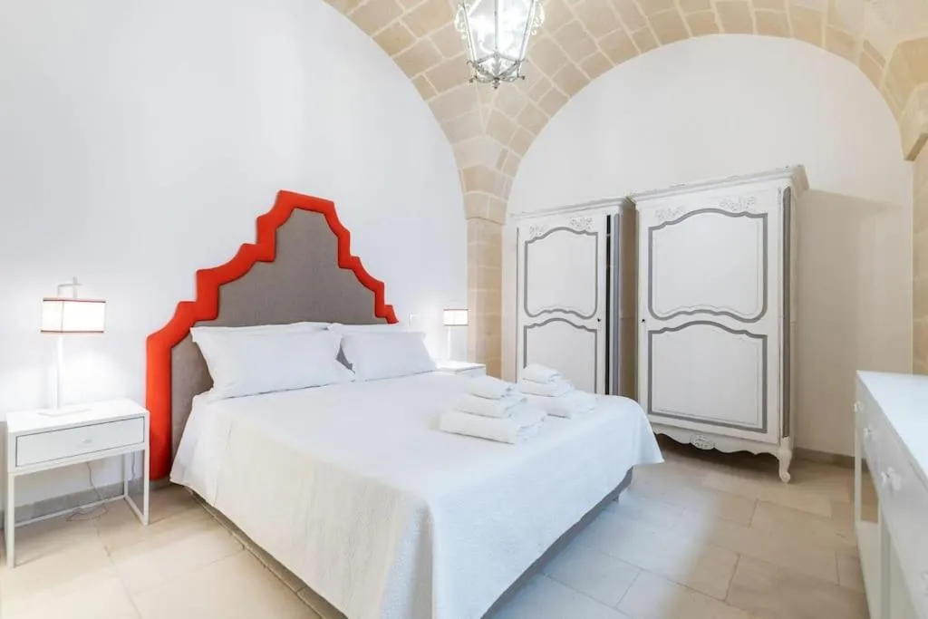 Bed in Villa Bellavista by Raro Villas