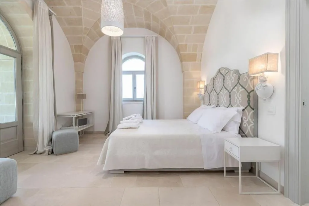 Bed in Villa Bellavista by Raro Villas