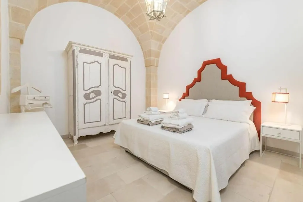Bed in Villa Bellavista by Raro Villas
