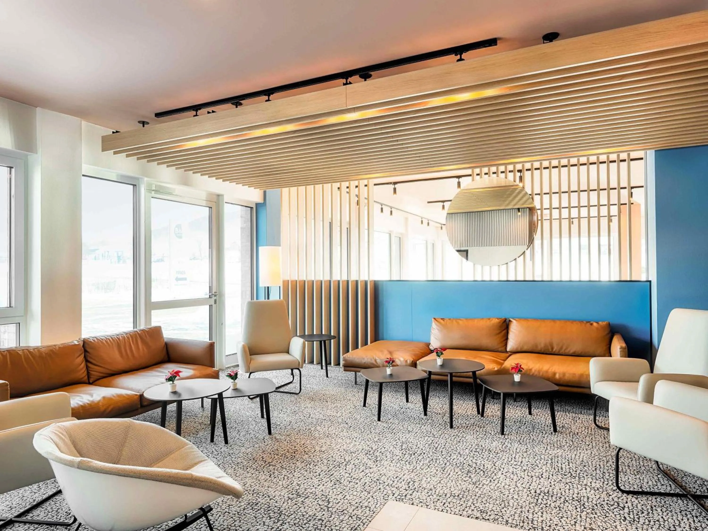 Lobby or reception in B&B Hotel Willingen