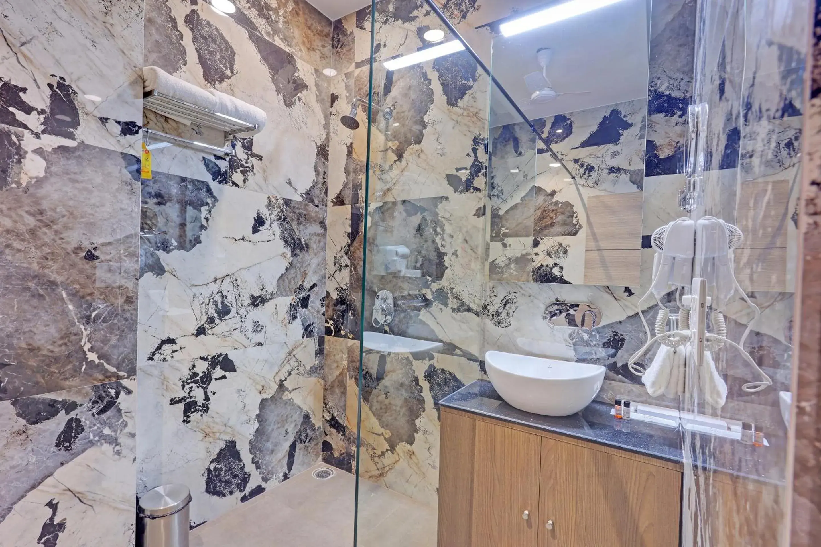 Shower in CoCasa Boutique Hotel Shower in CoCasa Boutique Hotel