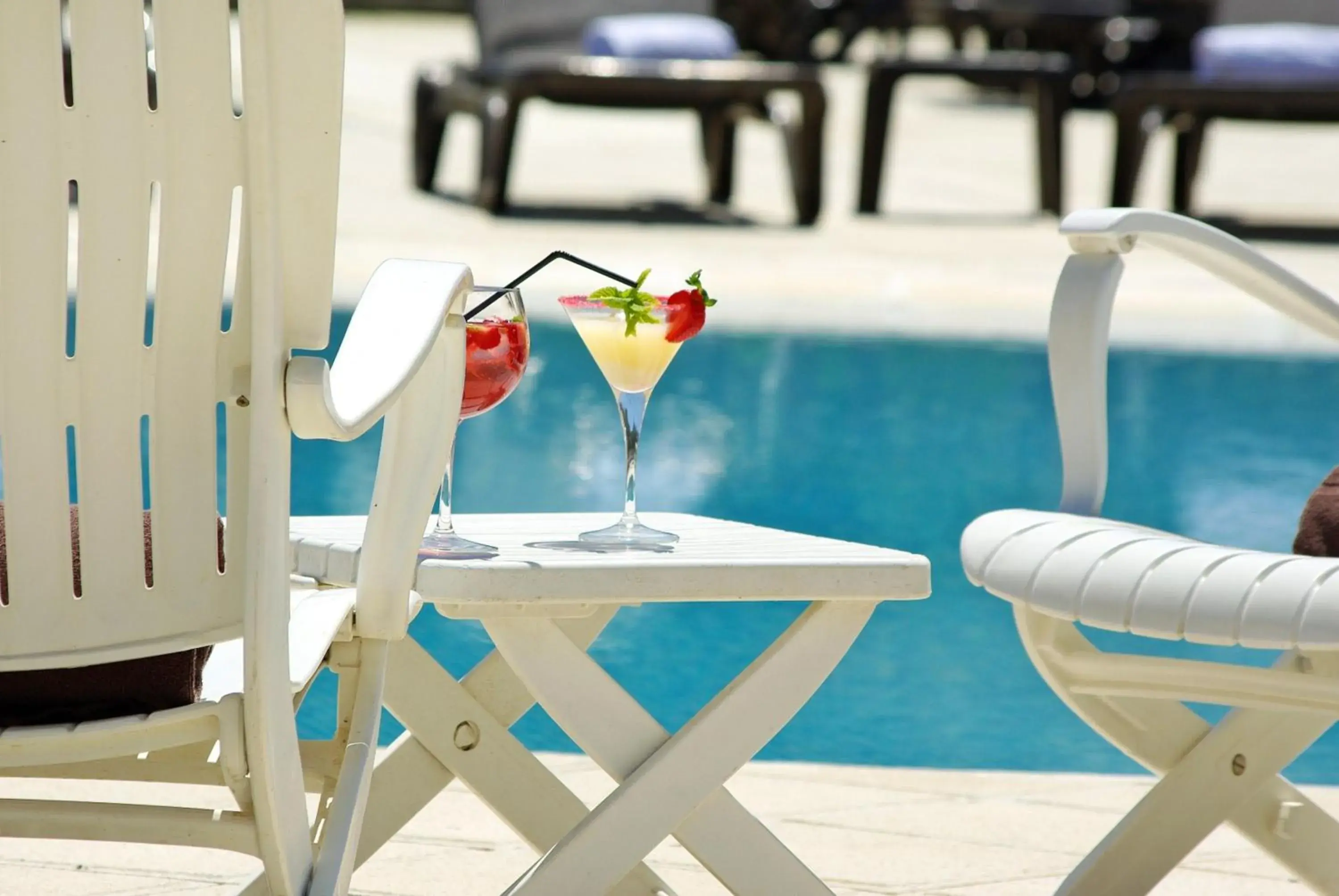 Swimming pool in La Costa Hotel Golf & Beach Resort Swimming pool in La Costa Hotel Golf & Beach Resort