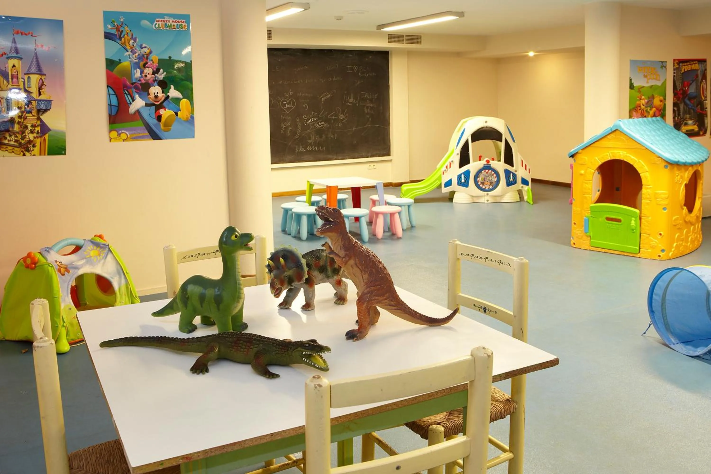 Game Room in La Costa Hotel Golf & Beach Resort