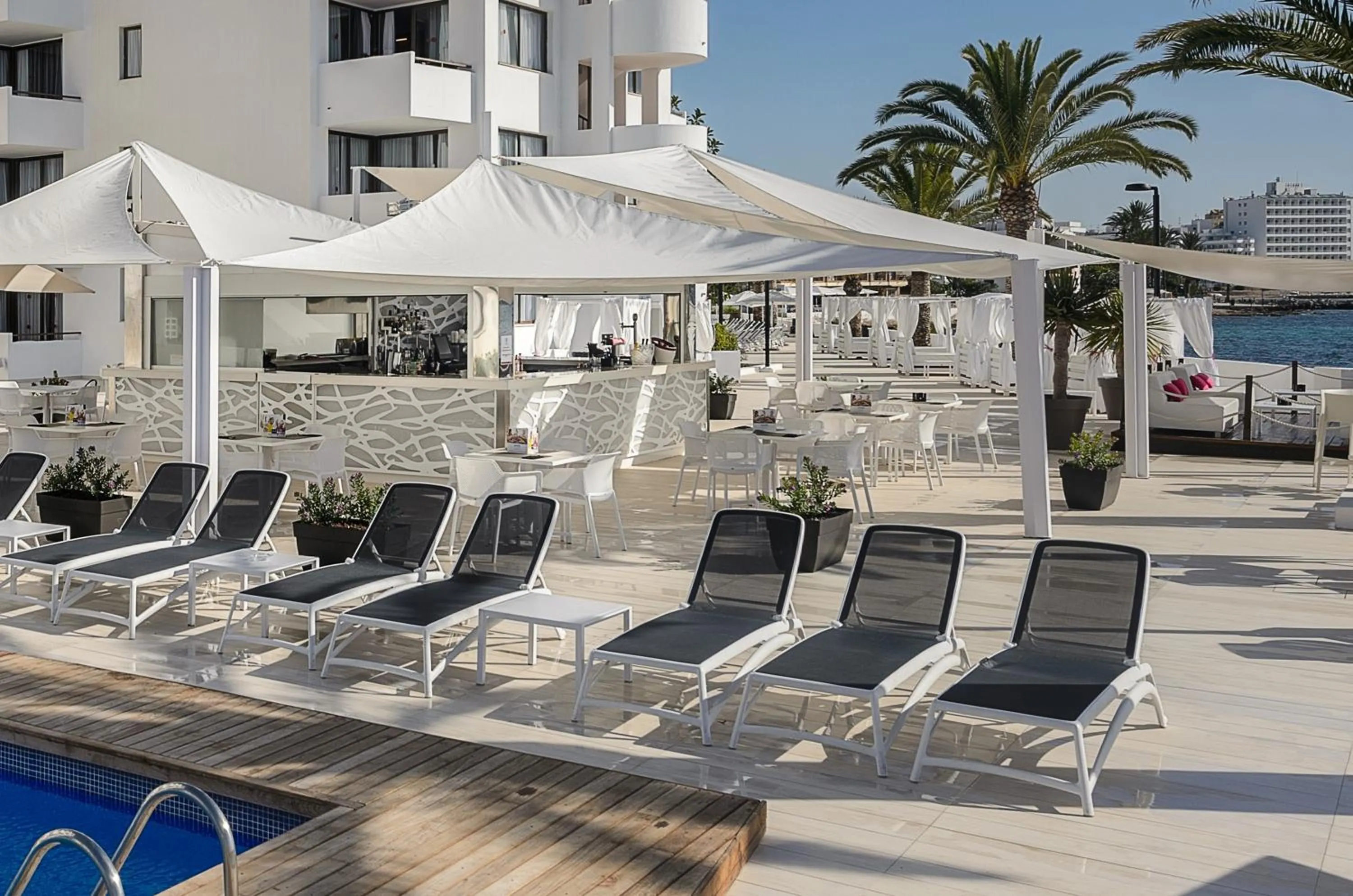 Lounge or bar in Apartamentos Vibra Jabeque Soul-3SUP