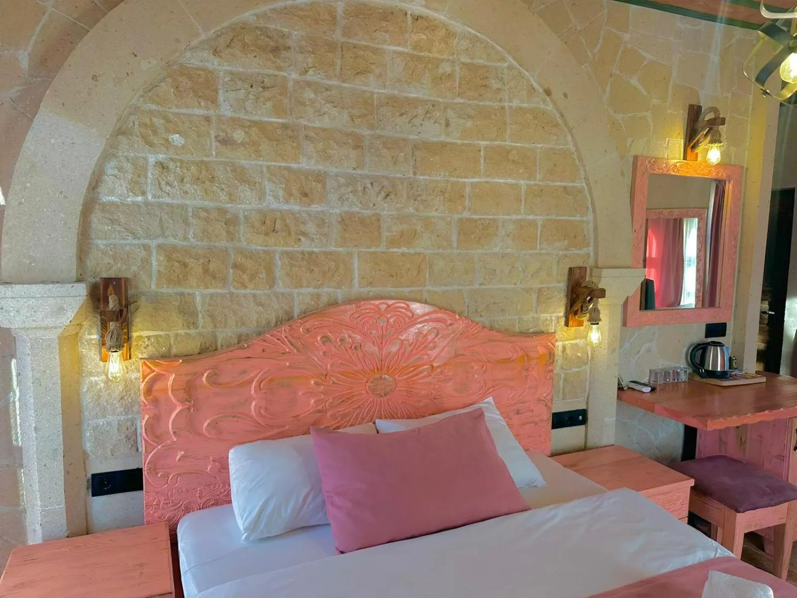 Bed in Gemosa Cappadocia Hotel