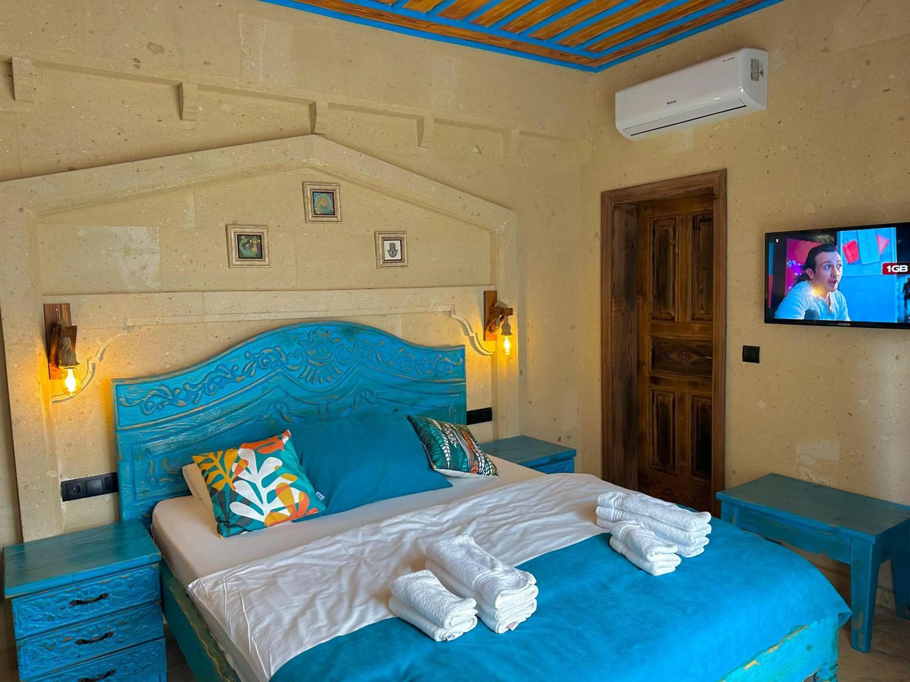 Bed in Gemosa Cappadocia Hotel