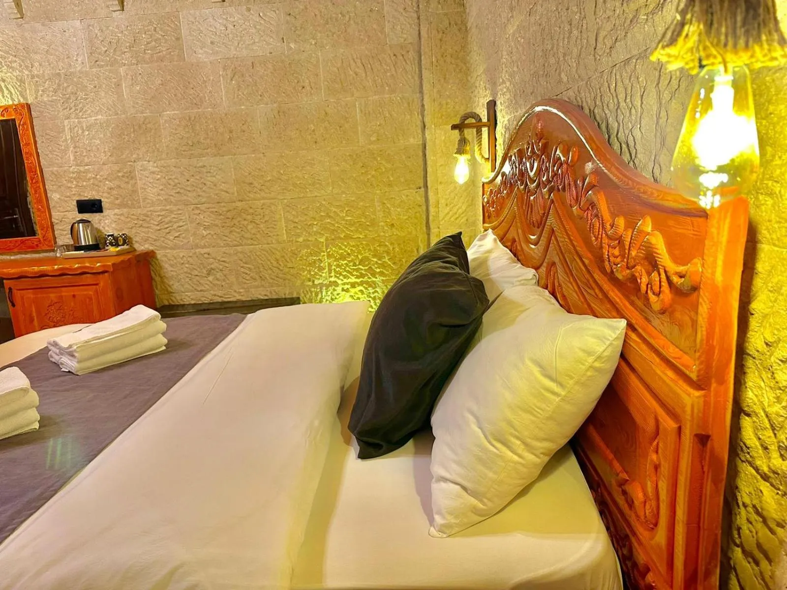 Bed in Gemosa Cappadocia Hotel