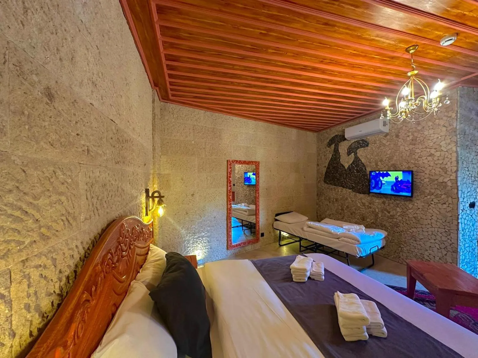 Bed in Gemosa Cappadocia Hotel